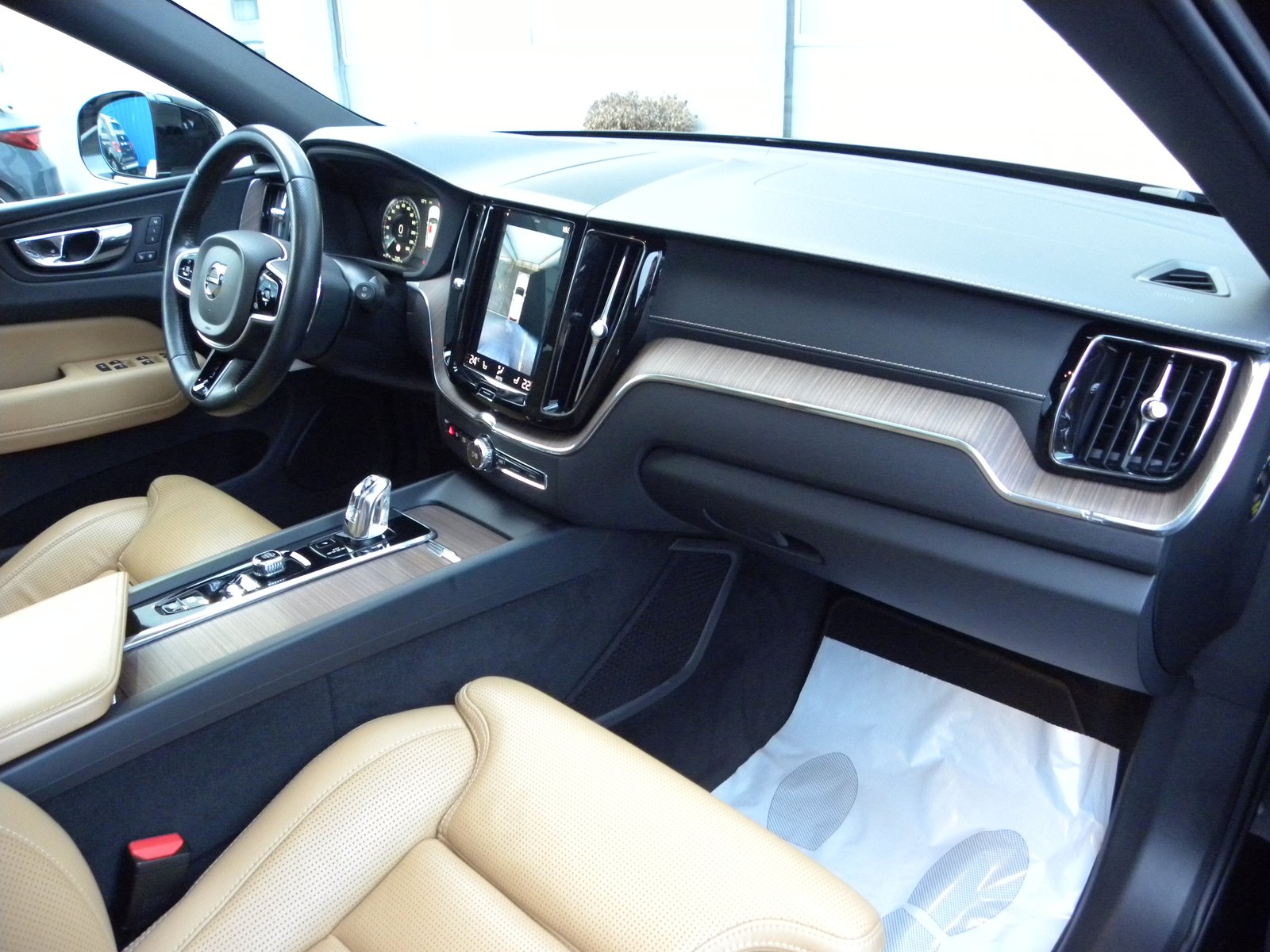 VOLVO XC60 T8 eAWD Inscription Geartronic, Plug-in-Hybrid Petrol/Electric, Second hand / Used, Automatic - 6