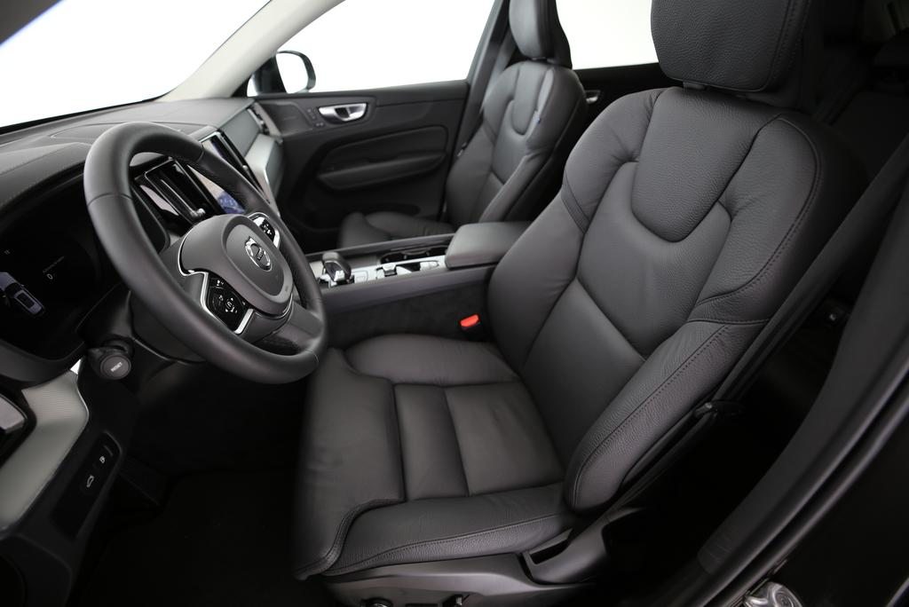 VOLVO XC60 2.0 T6 TE Ultimate Dark eAWD, Plug-in-Hybrid Benzin/Elektro, Occasion / Gebraucht, Automatik - 4