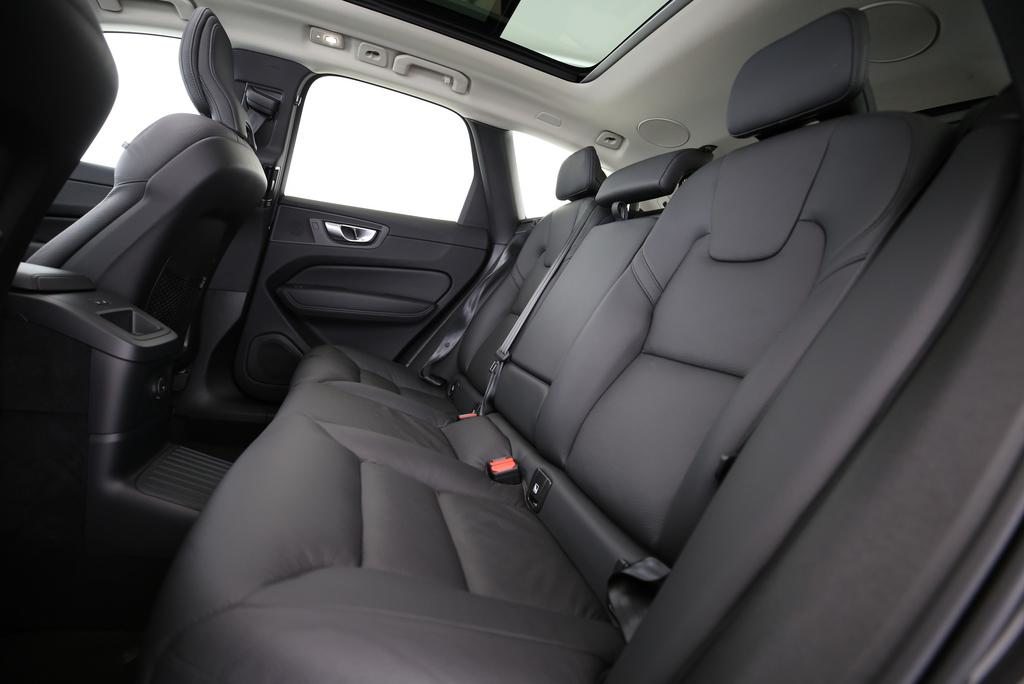 VOLVO XC60 2.0 T6 TE Ultimate Dark eAWD, Plug-in-Hybrid Benzin/Elektro, Occasion / Gebraucht, Automatik - 7