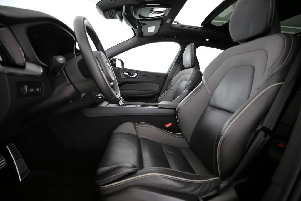 VOLVO XC60 2.0 T6 TE R-Design eAWD, Plug-in-Hybrid Petrol/Electric, Second hand / Used, Automatic - 3