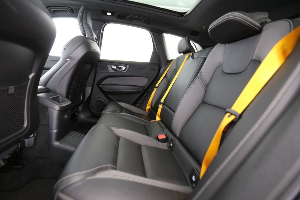 VOLVO XC60 2.0 T8 TE Polestar eAWD, Hybride Rechargeable Essence/Électricité, Occasion / Utilisé, Automatique - 7