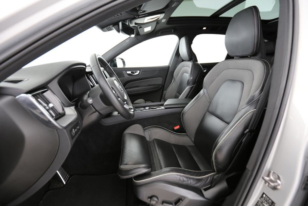 VOLVO XC60 2.0 T6 TE R-Design eAWD, Plug-in-Hybrid Petrol/Electric, Second hand / Used, Automatic - 3