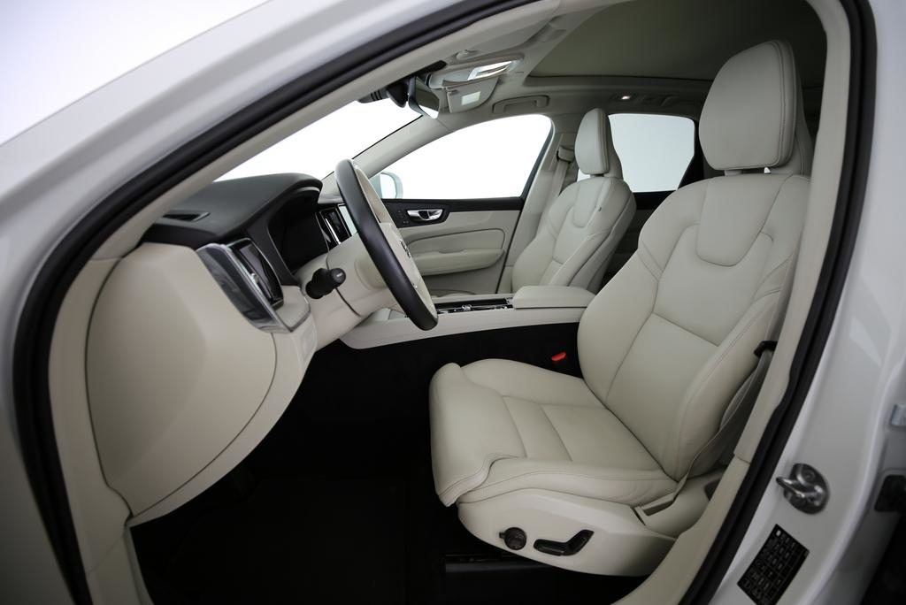 VOLVO XC60 2.0 T6 TE Inscription eAWD, Plug-in-Hybrid Benzin/Elektro, Occasion / Gebraucht, Automatik - 4