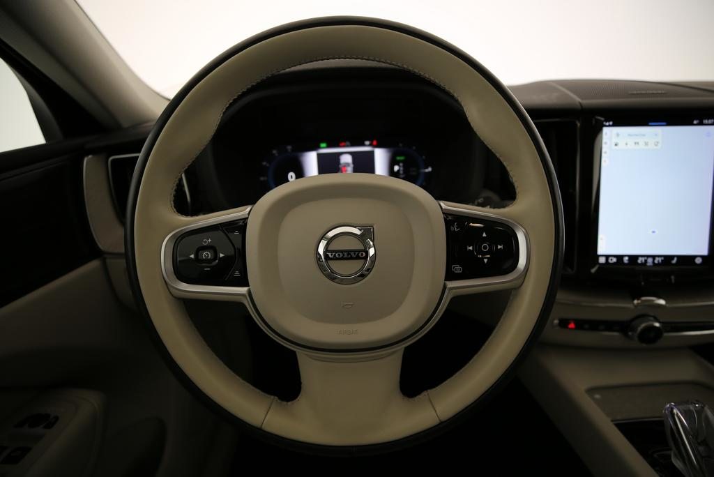 VOLVO XC60 2.0 T6 TE Inscription eAWD, Plug-in-Hybrid Benzin/Elektro, Occasion / Gebraucht, Automatik - 6