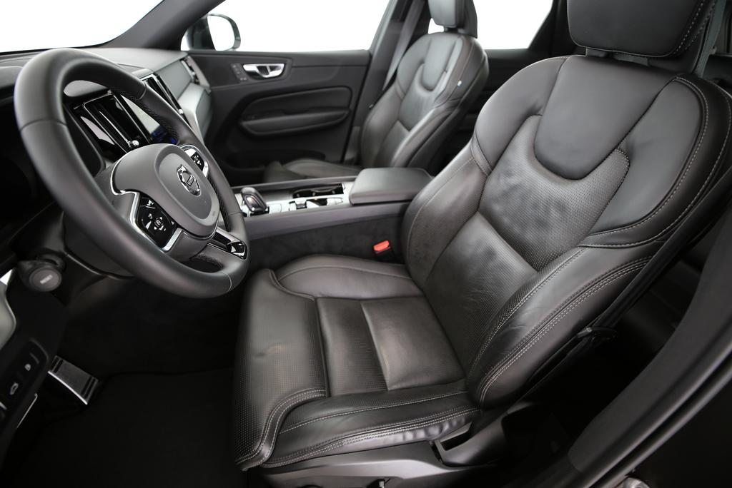 VOLVO XC60 2.0 T6 TE R-Design eAWD, Plug-in-Hybrid Benzin/Elektro, Occasion / Gebraucht, Automatik - 3