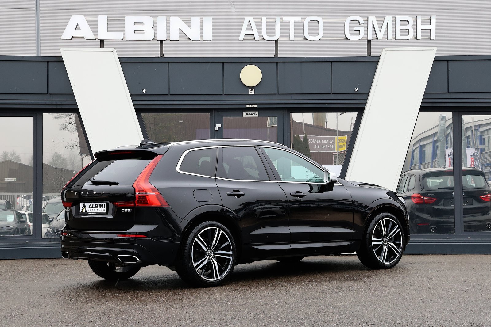 VOLVO XC60 D5 AWD R-Design Geartronic, Diesel, Second hand / Used, Automatic - 3
