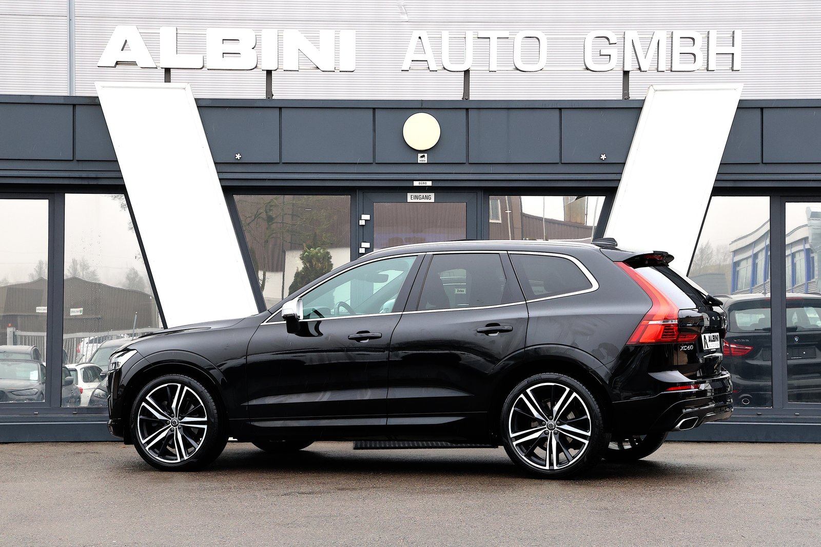 VOLVO XC60 D5 AWD R-Design Geartronic, Diesel, Second hand / Used, Automatic - 4