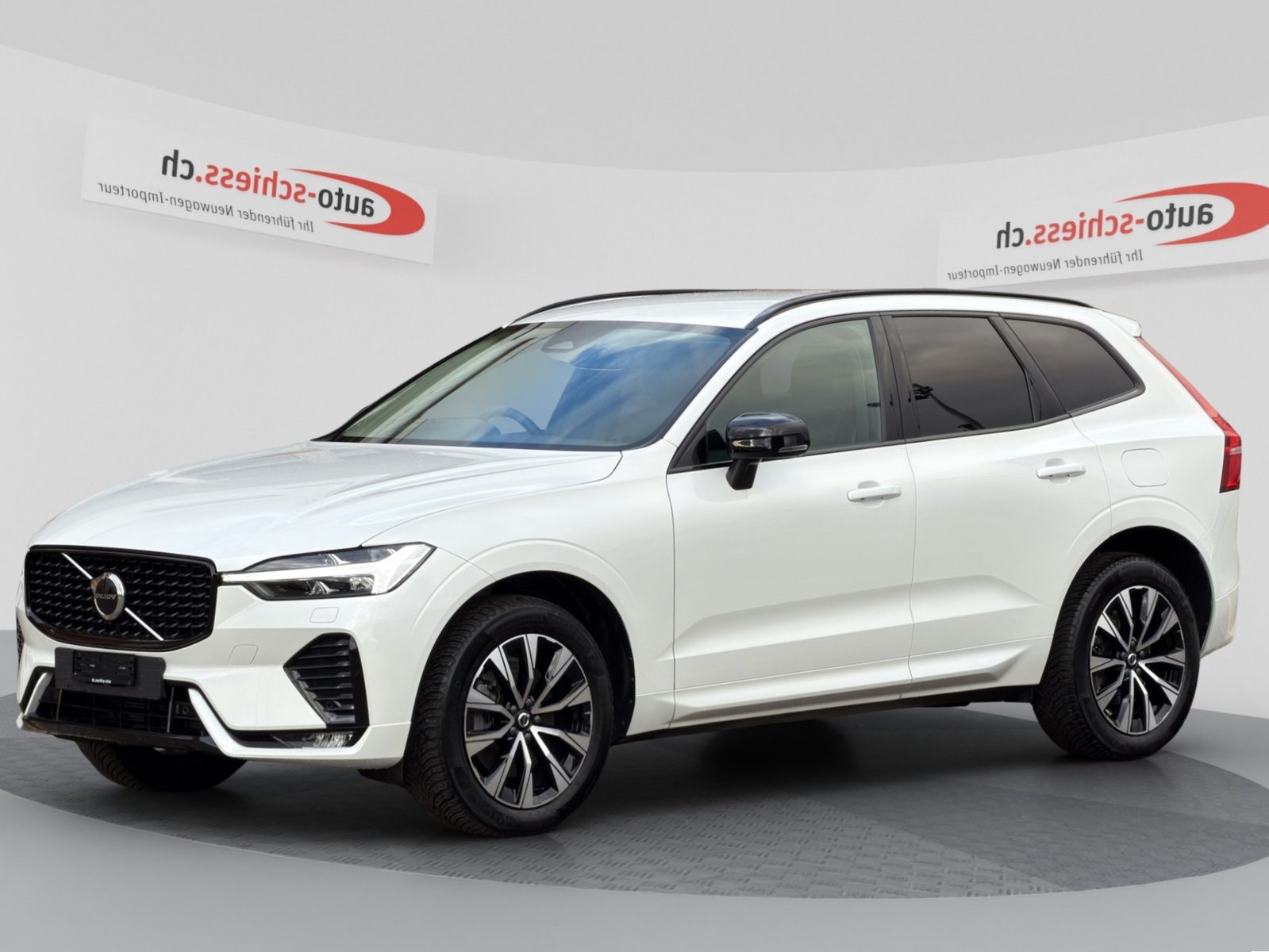 VOLVO XC60 B4 AWD Plus Dark Geartronic, Mild-Hybrid Diesel/Electric, Second hand / Used, Automatic - 3