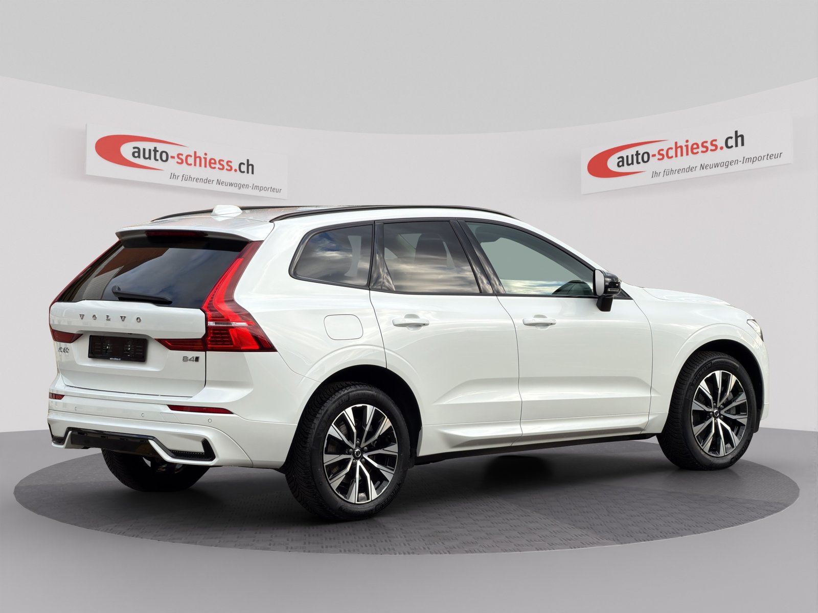 VOLVO XC60 B4 AWD Plus Dark Geartronic, Mild-Hybrid Diesel/Electric, Second hand / Used, Automatic - 5