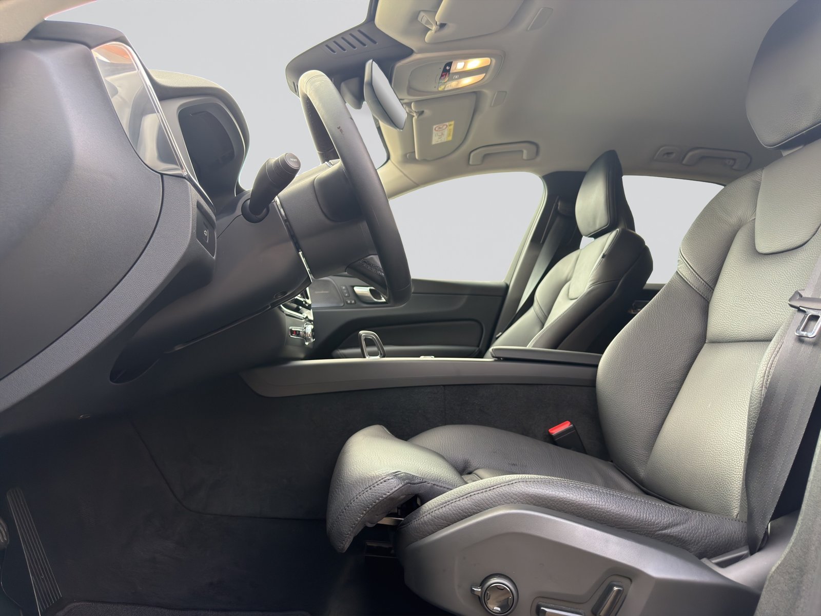 VOLVO XC60 B4 AWD Plus Dark Geartronic, Mild-Hybrid Diesel/Electric, Second hand / Used, Automatic - 7