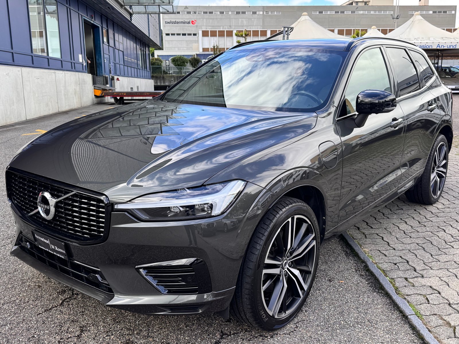 VOLVO XC60 T6 eAWD R-Design Expression Geartronic, Plug-in-Hybrid Petrol/Electric, Second hand / Used, Automatic - 7