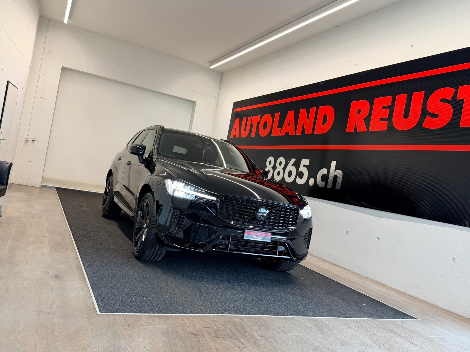 VOLVO XC60 B5 Benzin Mild Hybrid AWD Black ED. Geartronic
