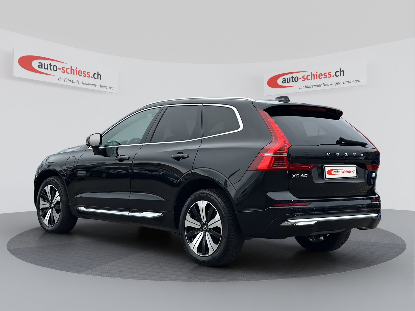 VOLVO XC60 T6 eAWD PluginHybrid Plus Bright Geartronic, Plug-in-Hybrid Benzin/Elektro, Occasion / Gebraucht, Automatik - 3