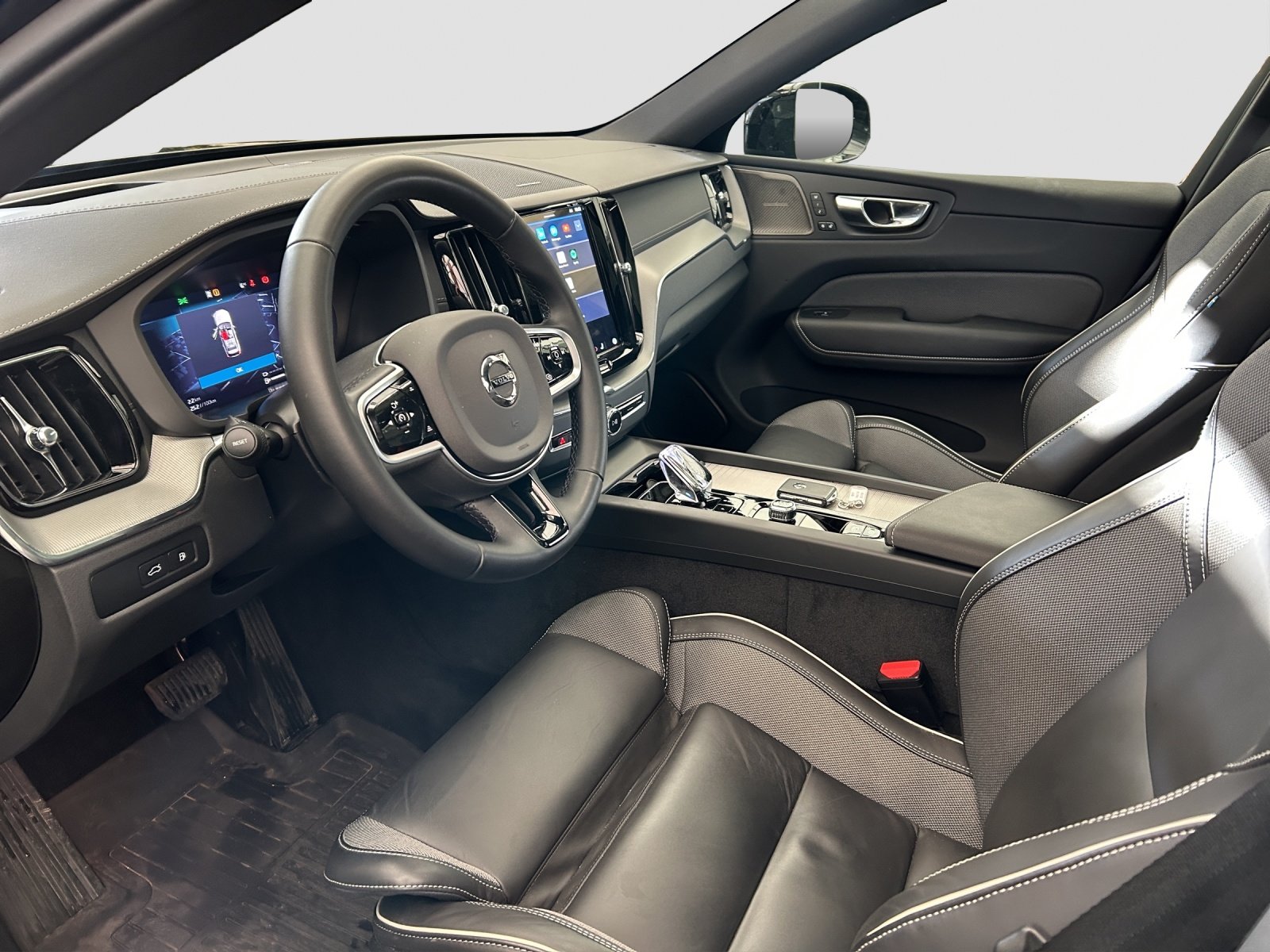 VOLVO XC60 T6 eAWD PluginHybrid Ultra Dark Geartronic - Anh, Hybride Rechargeable Essence/Électricité, Occasion / Utilisé, Automatique - 6