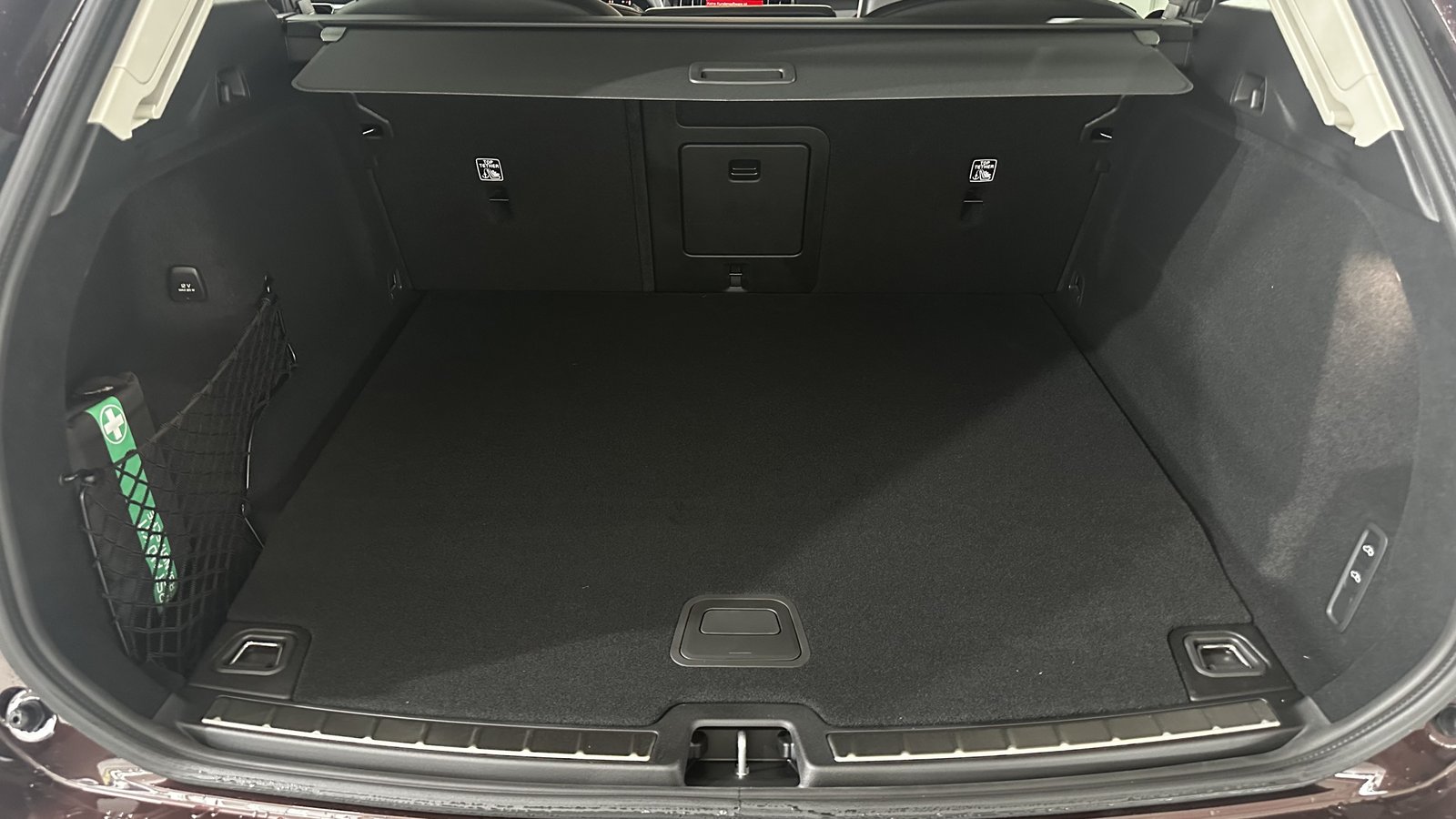 VOLVO XC60 2.0 T8 TE Ultra Dark eAWD, Voll-Hybrid Benzin/Elektro, Occasion / Gebraucht, Automatik - 7