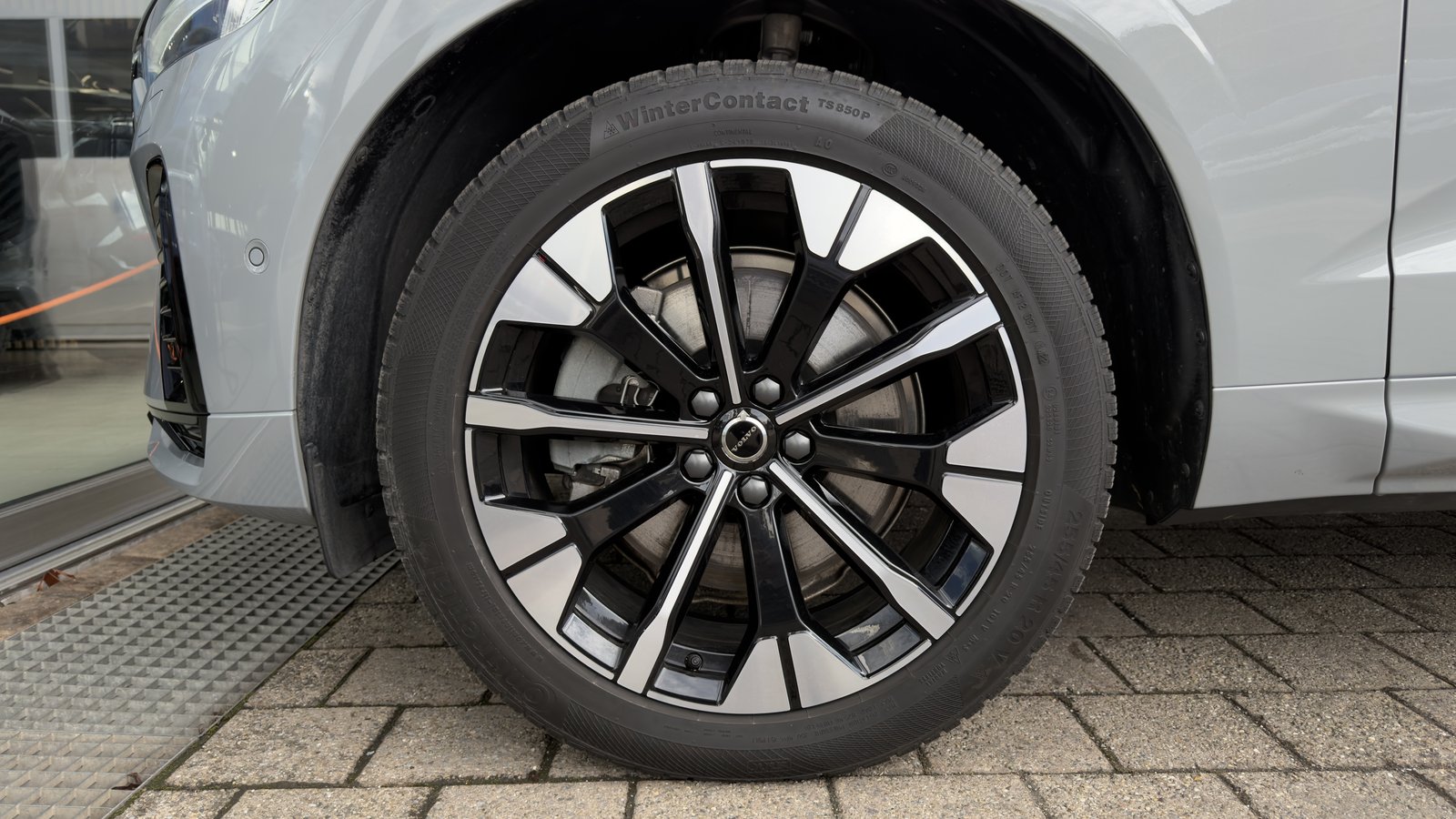 VOLVO XC60 2.0 T6 TE Ultra Dark eAWD, Voll-Hybrid Benzin/Elektro, Occasion / Gebraucht, Automatik - 6