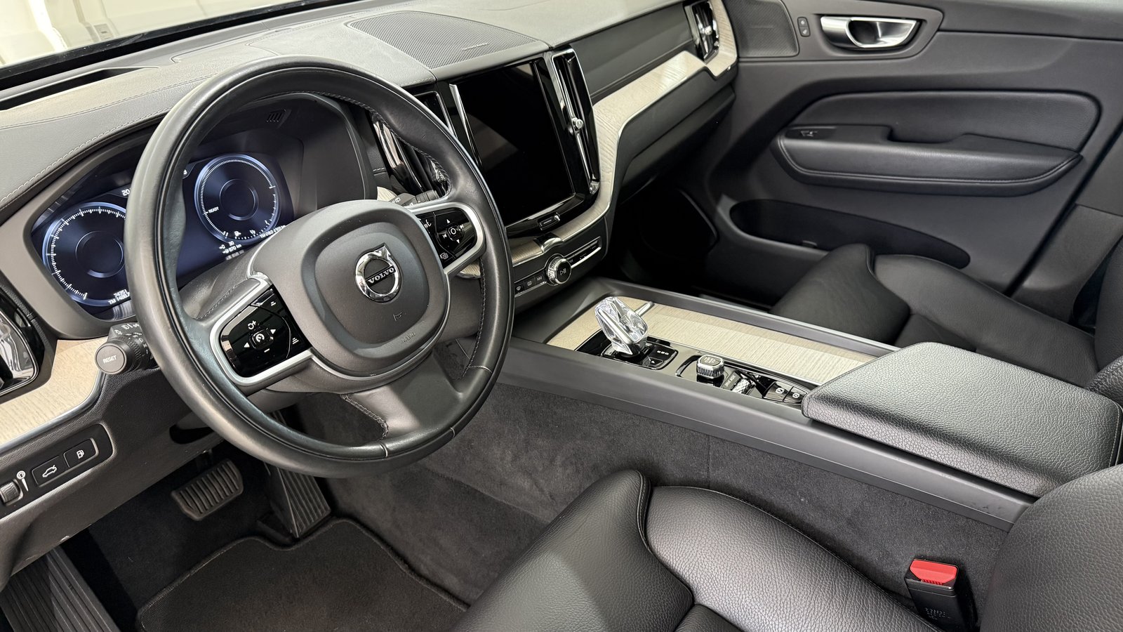 VOLVO XC60 2.0 T6 TE Inscription eAW, Full-Hybrid Petrol/Electric, Second hand / Used, Automatic - 4