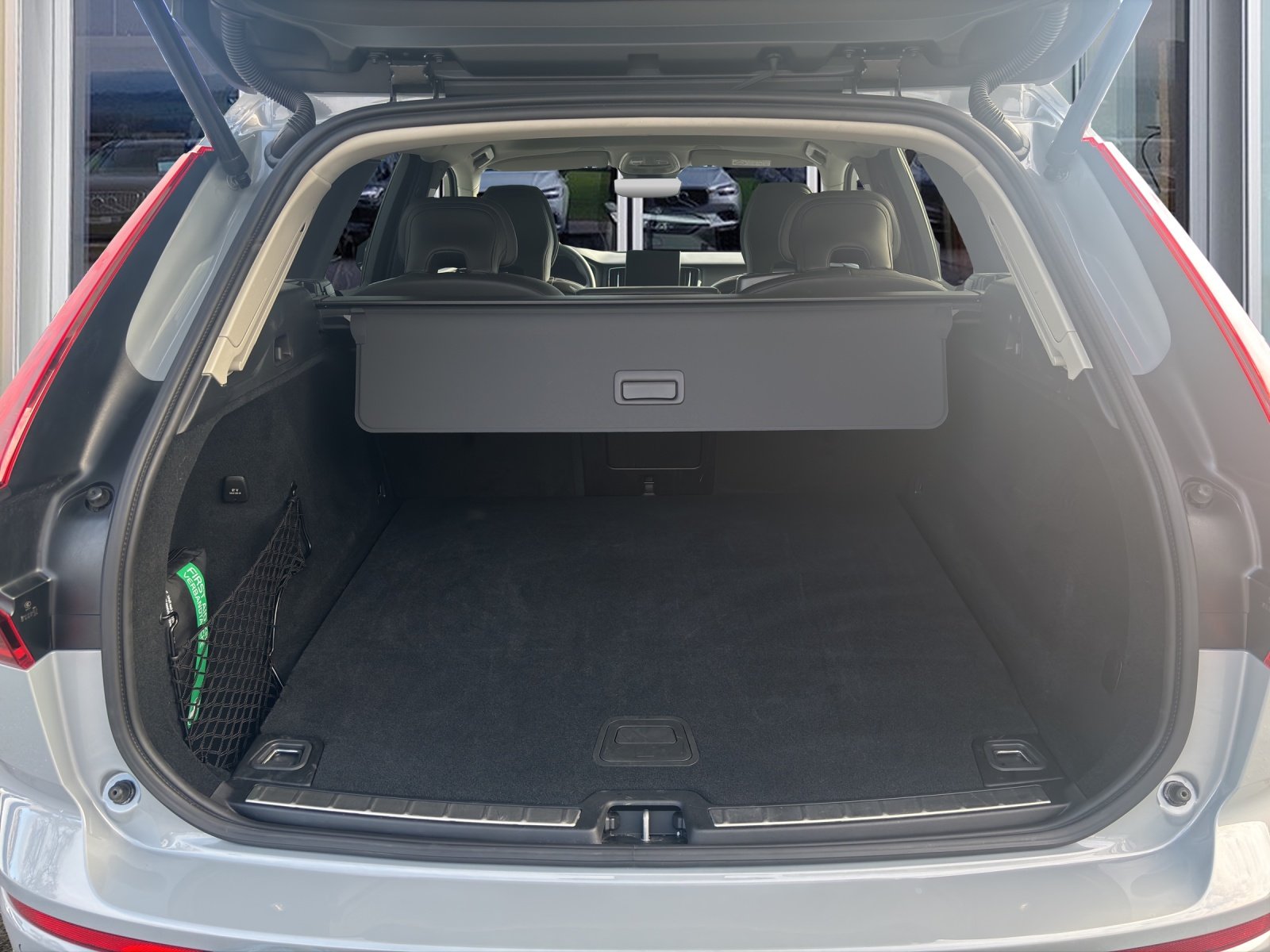 VOLVO XC60 2.0 T8 TE Plus Dark eAWD, Hybride Rechargeable Essence/Électricité, Occasion / Utilisé, Automatique - 7