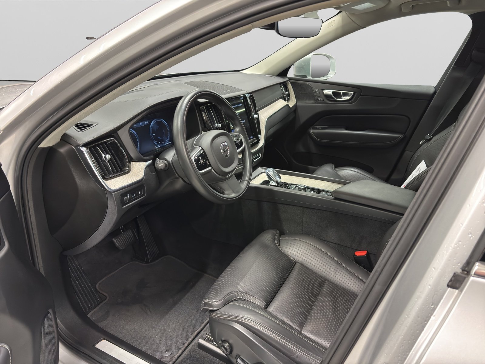 VOLVO XC60 2.0 T6 TE Inscription eAWD, Hybride Rechargeable Essence/Électricité, Occasion / Utilisé, Automatique - 4