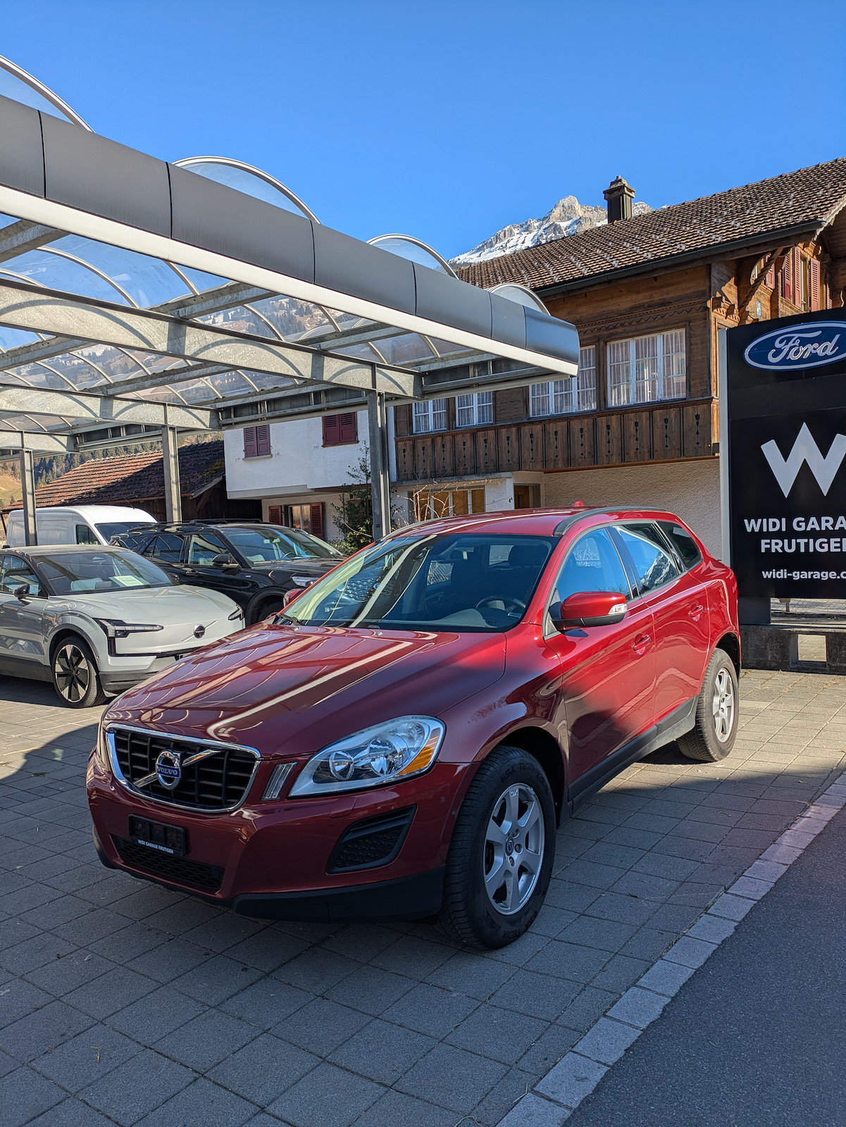 VOLVO XC60 2.4 D4 Kinetic AWD, Diesel, Second hand / Used, Manual - 3