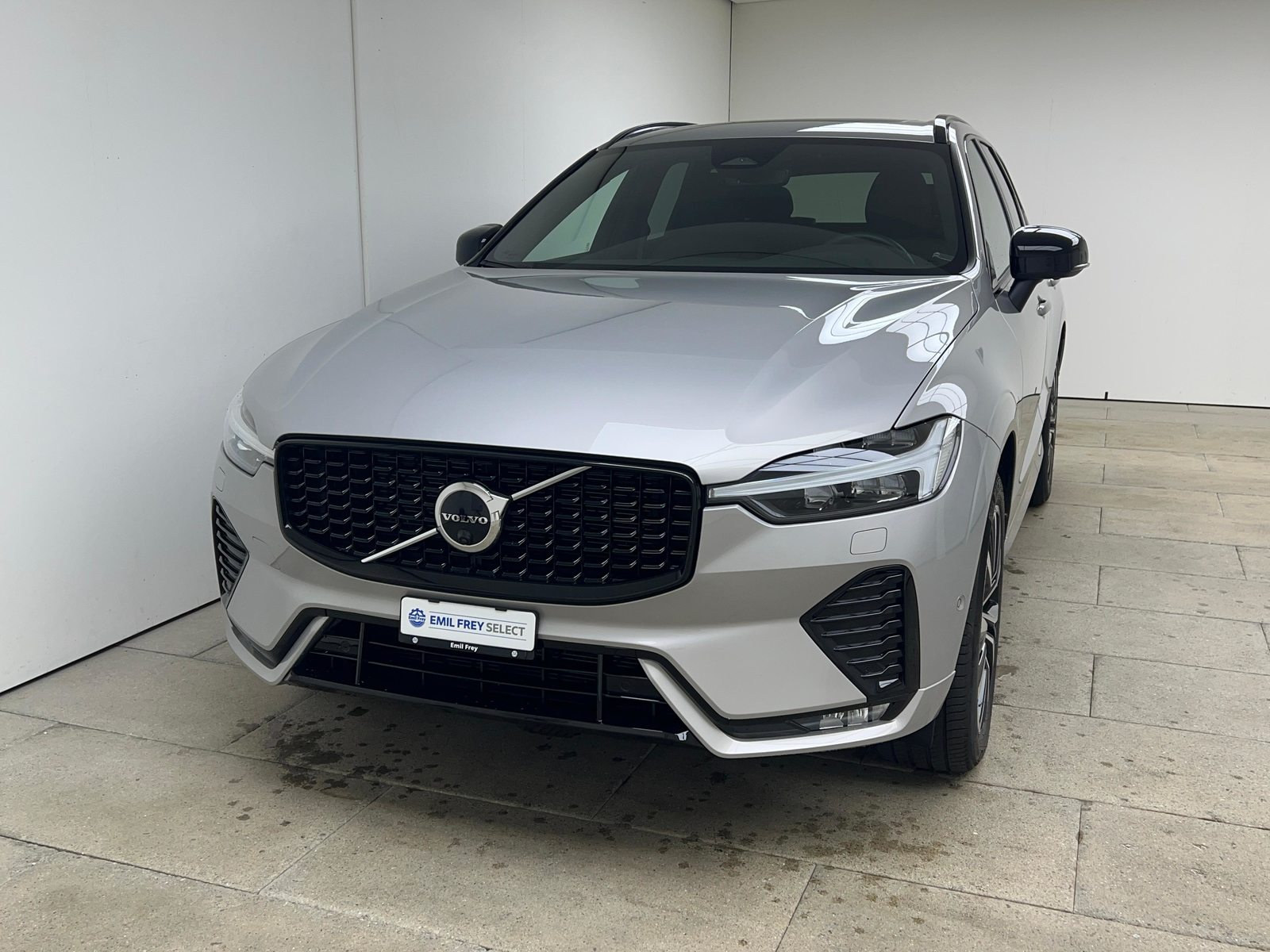VOLVO XC60 2.0 B6 MH Plus Dark AWD / Jetzt mit attraktivem 1.99% L