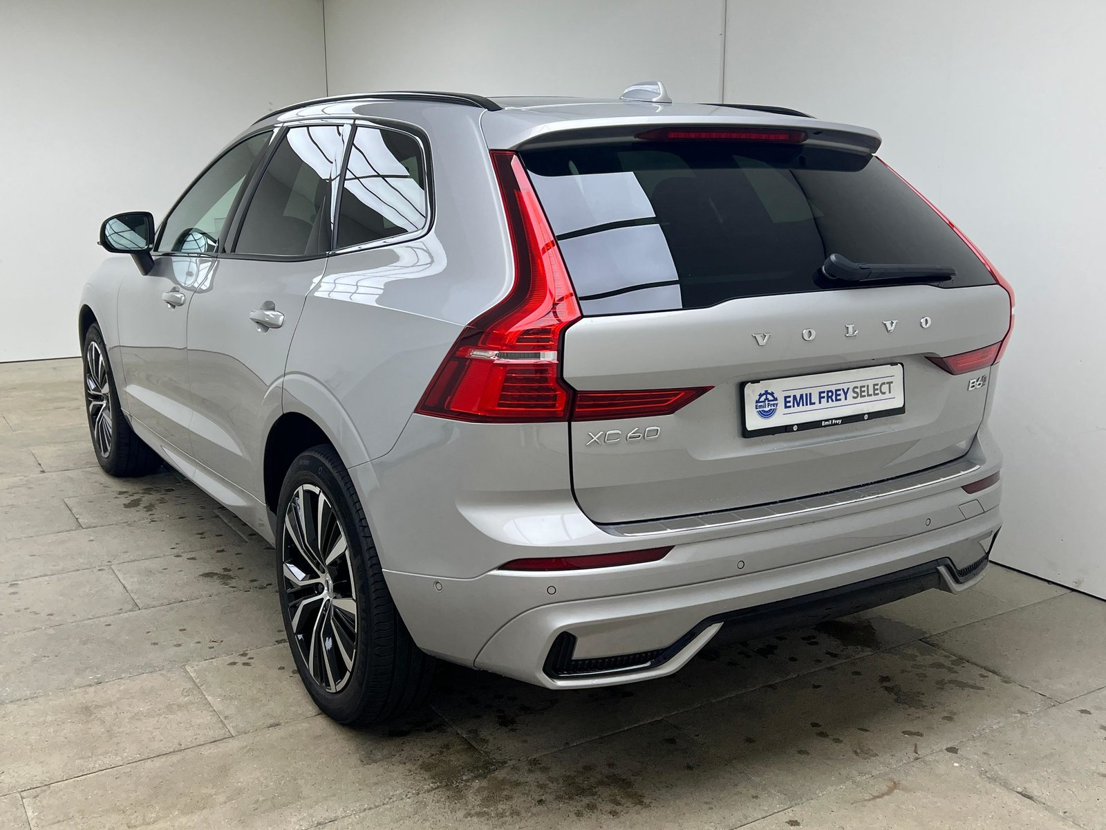 VOLVO XC60 2.0 B6 MH Plus Dark AWD / Jetzt mit attraktivem 1.99% L, Hybride Léger Essence/Électricité, Occasion / Utilisé, Automatique - 5
