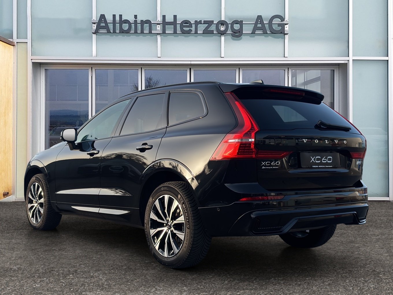 VOLVO XC60 2.0 B5 MH Plus Dark AWD, Hybride Léger Essence/Électricité, Occasion / Utilisé, Automatique - 3