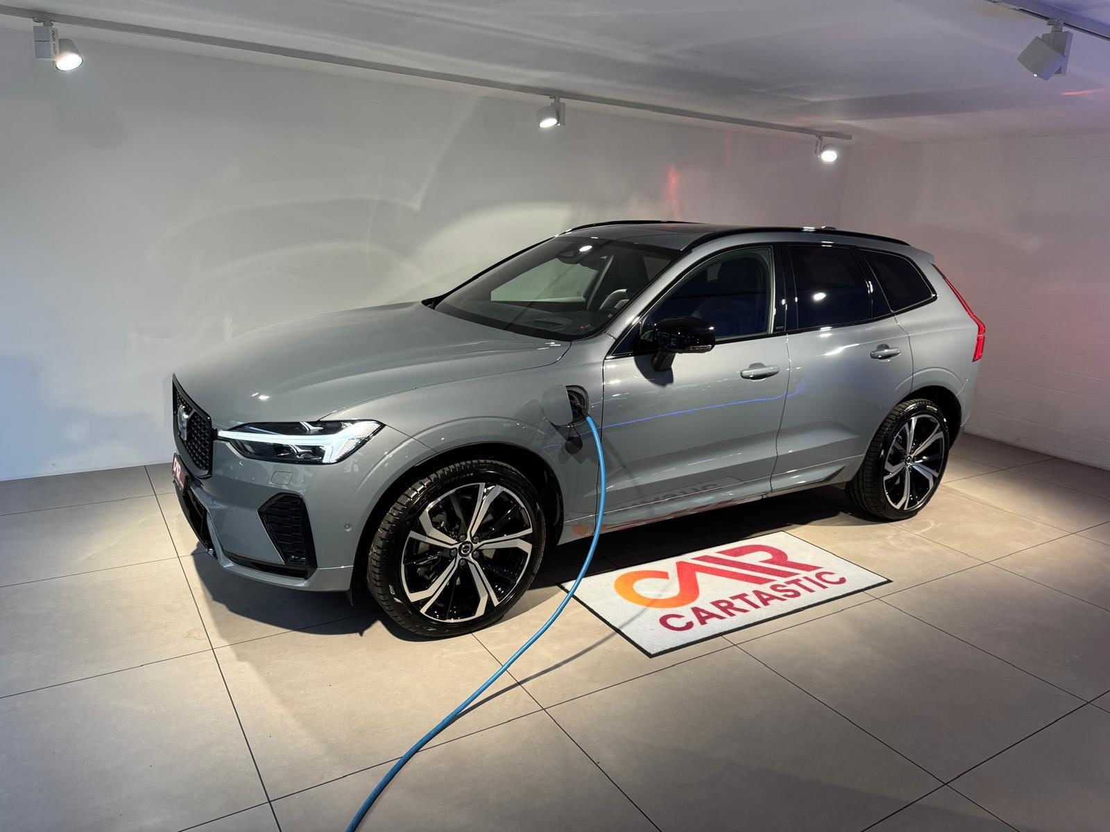 VOLVO XC60 2.0 T6 TE Ultimate Dark eAWD