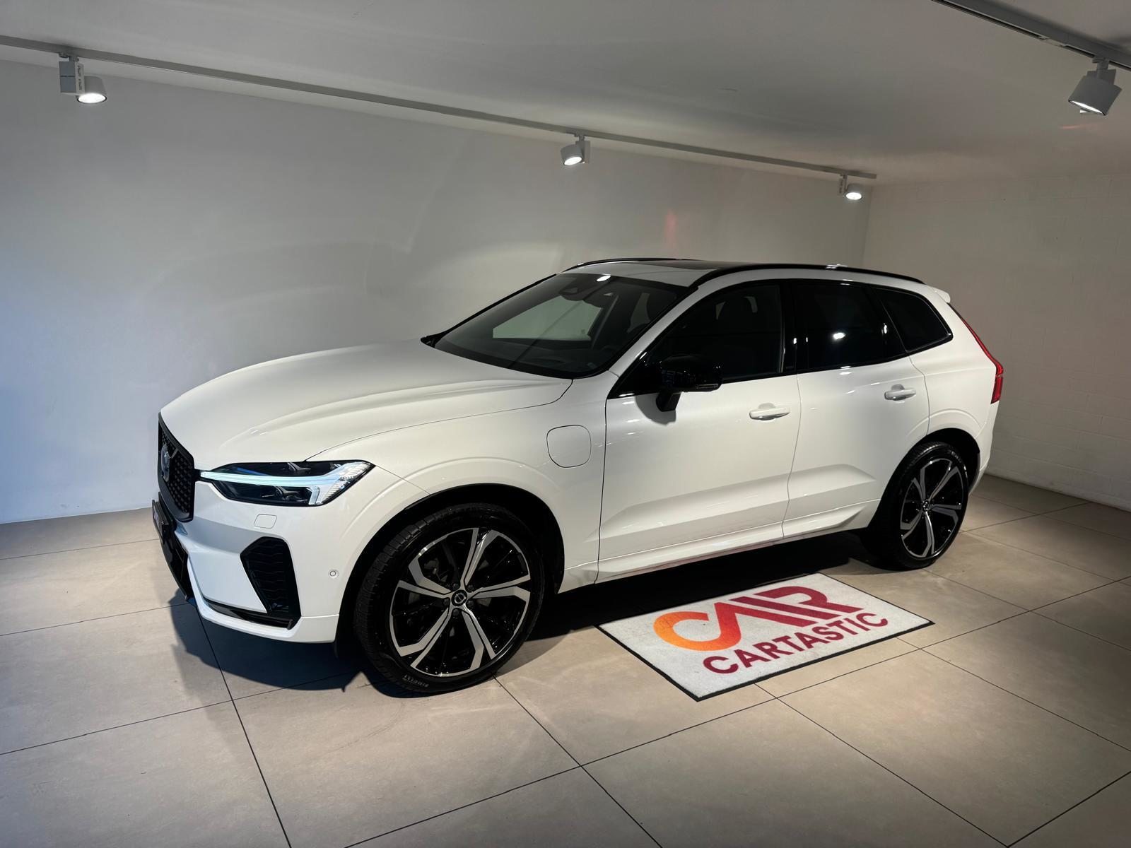 VOLVO XC60 2.0 T6 TE Ultimate Dark eAWD