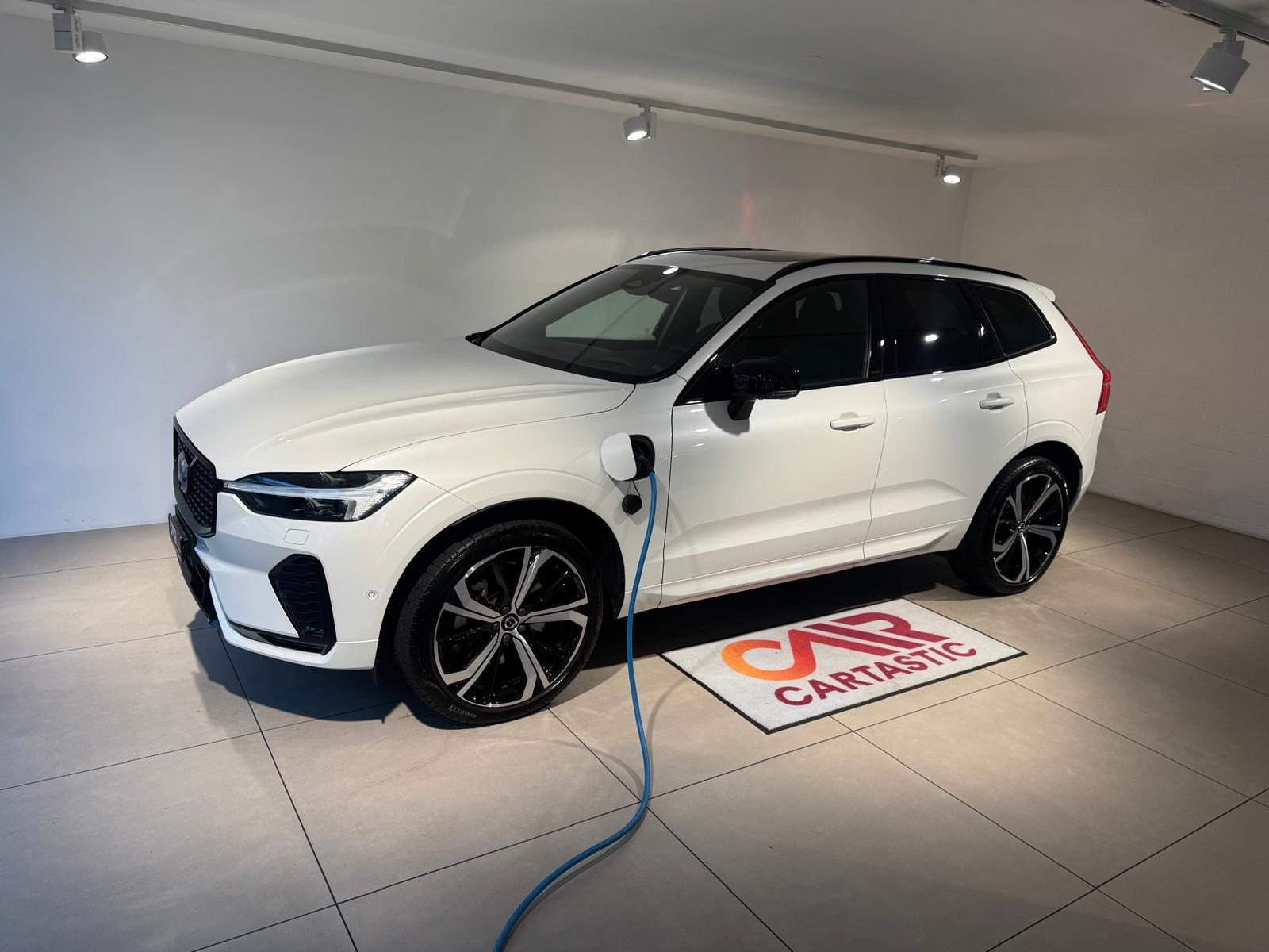 VOLVO XC60 2.0 T6 TE Ultimate Dark eAWD, Hybride Rechargeable Essence/Électricité, Occasion / Utilisé, Automatique - 2
