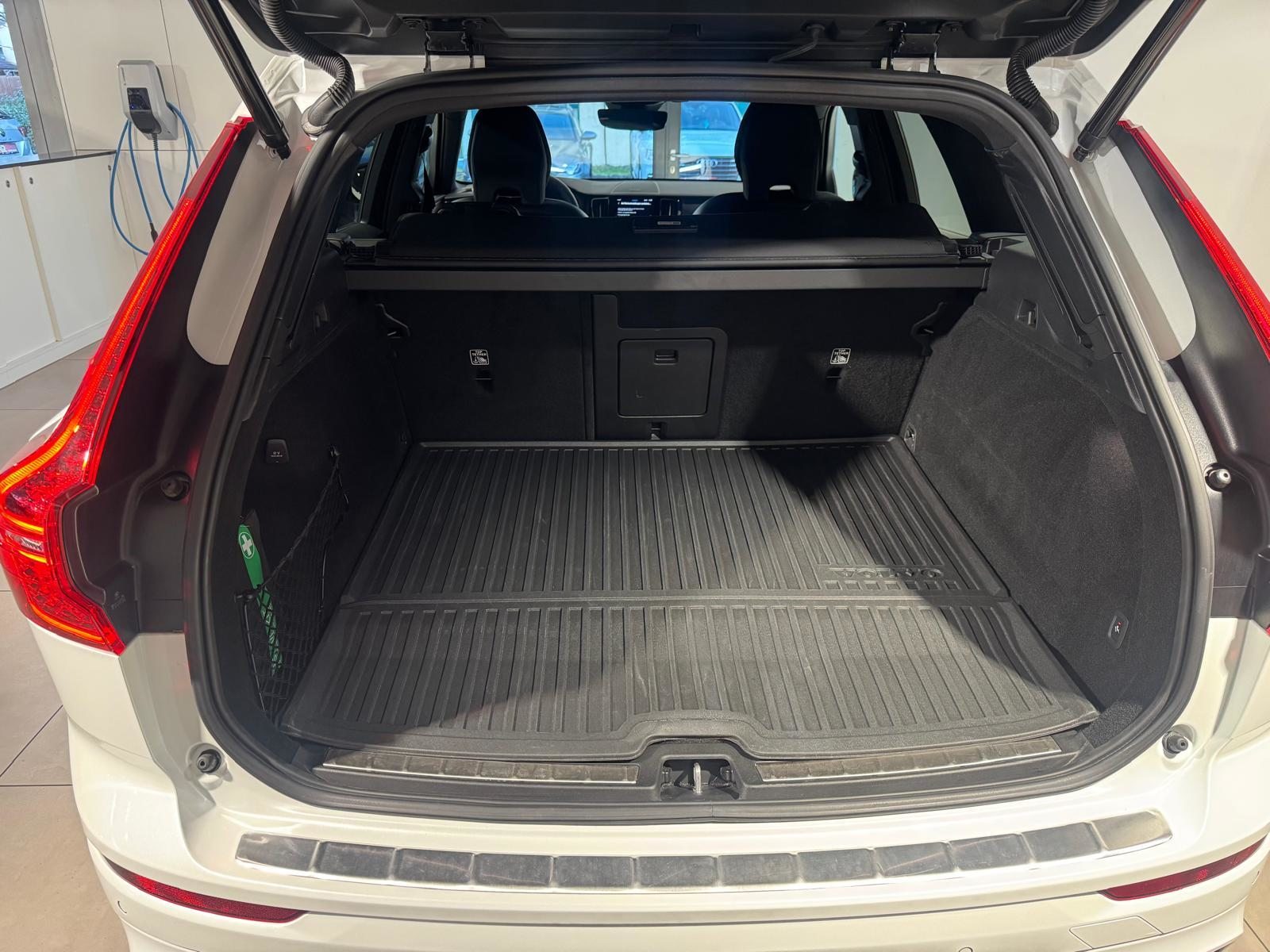 VOLVO XC60 2.0 T6 TE Ultimate Dark eAWD, Hybride Rechargeable Essence/Électricité, Occasion / Utilisé, Automatique - 6