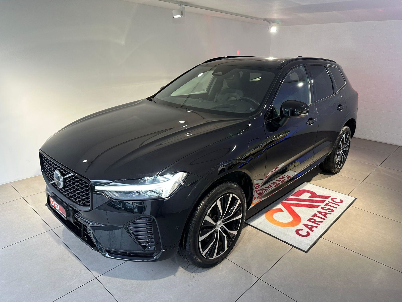 VOLVO XC60 2.0 T8 TE Ultimate Dark eAWD