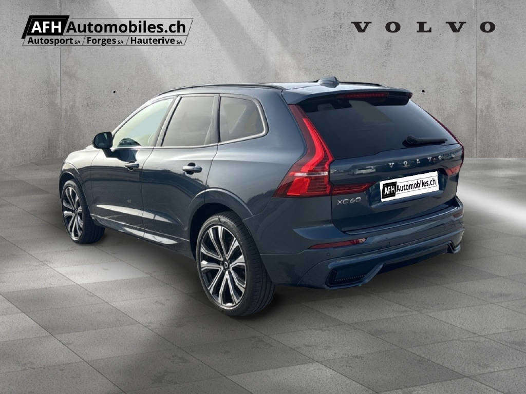 VOLVO XC60 2.0 B5 MH R-Design AWD, Hybride Léger Essence/Électricité, Occasion / Utilisé, Automatique - 3