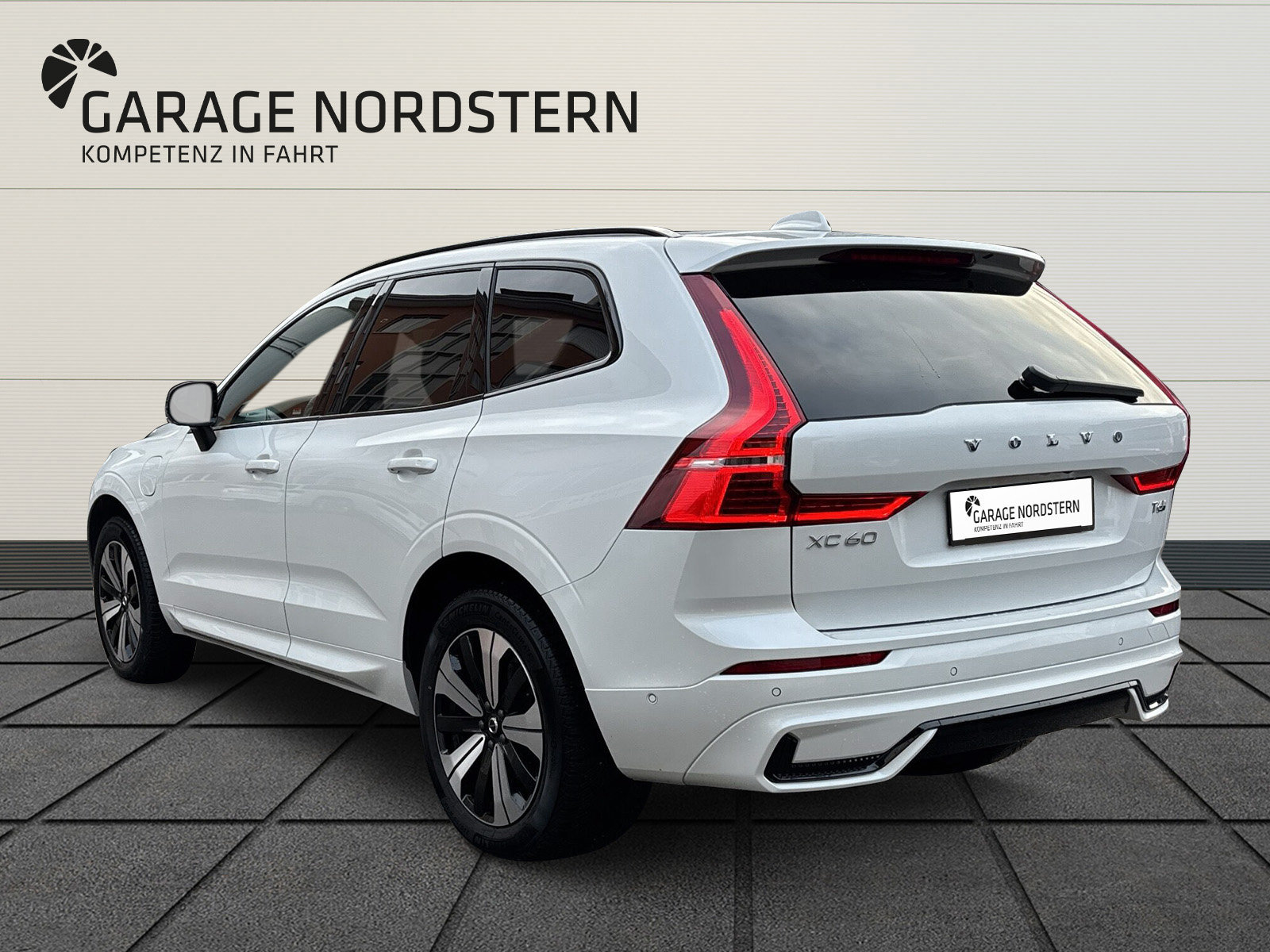VOLVO XC60 2.0 T6 TE Plus Dark eAWD, Hybride Rechargeable Essence/Électricité, Occasion / Utilisé, Automatique - 4