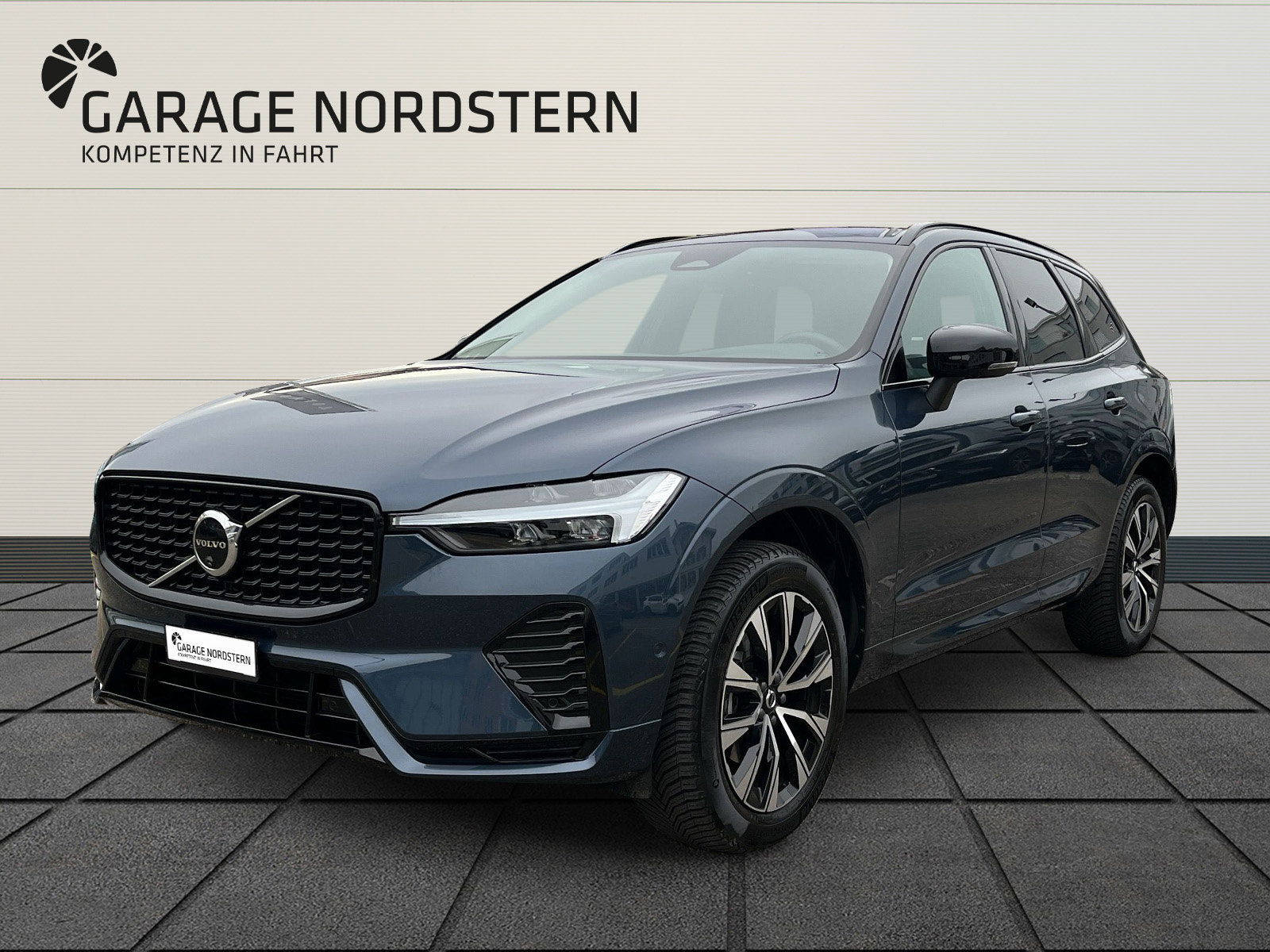 VOLVO XC60 2.0 B5 MH Plus Dark AWD