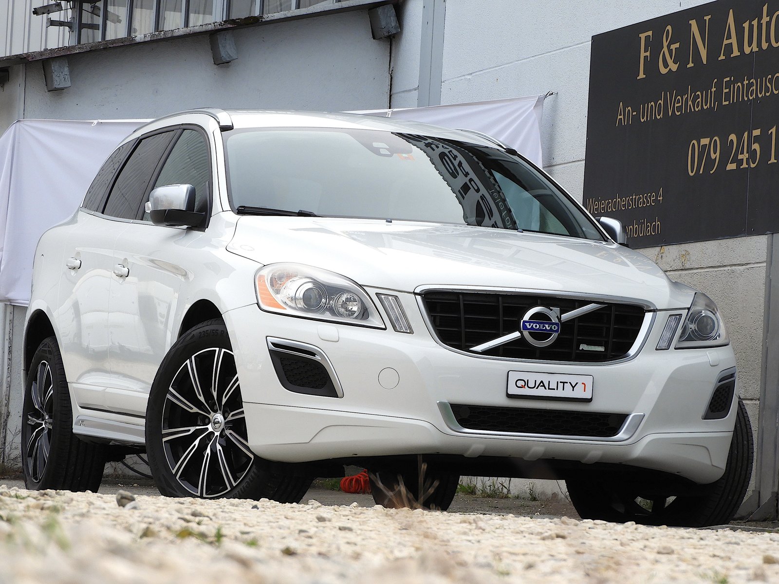 VOLVO XC60 D4 R-Design I MFK 03.2026 I ZR + WP erneuert I Ga
