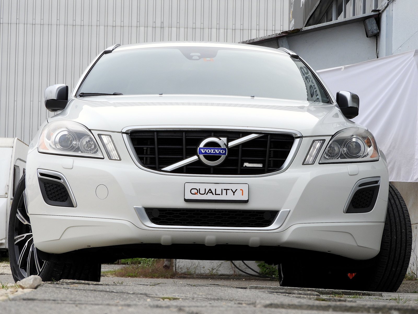 VOLVO XC60 D4 R-Design I MFK 03.2026 I ZR + WP erneuert I Ga, Diesel, Occasion / Gebraucht, Automatik - 3