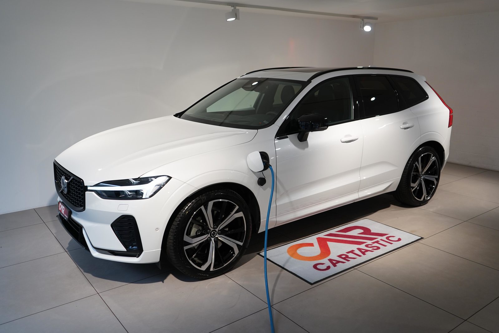 VOLVO XC60 2.0 T8 TE XCLUSIVE Ultra Dark eAWD