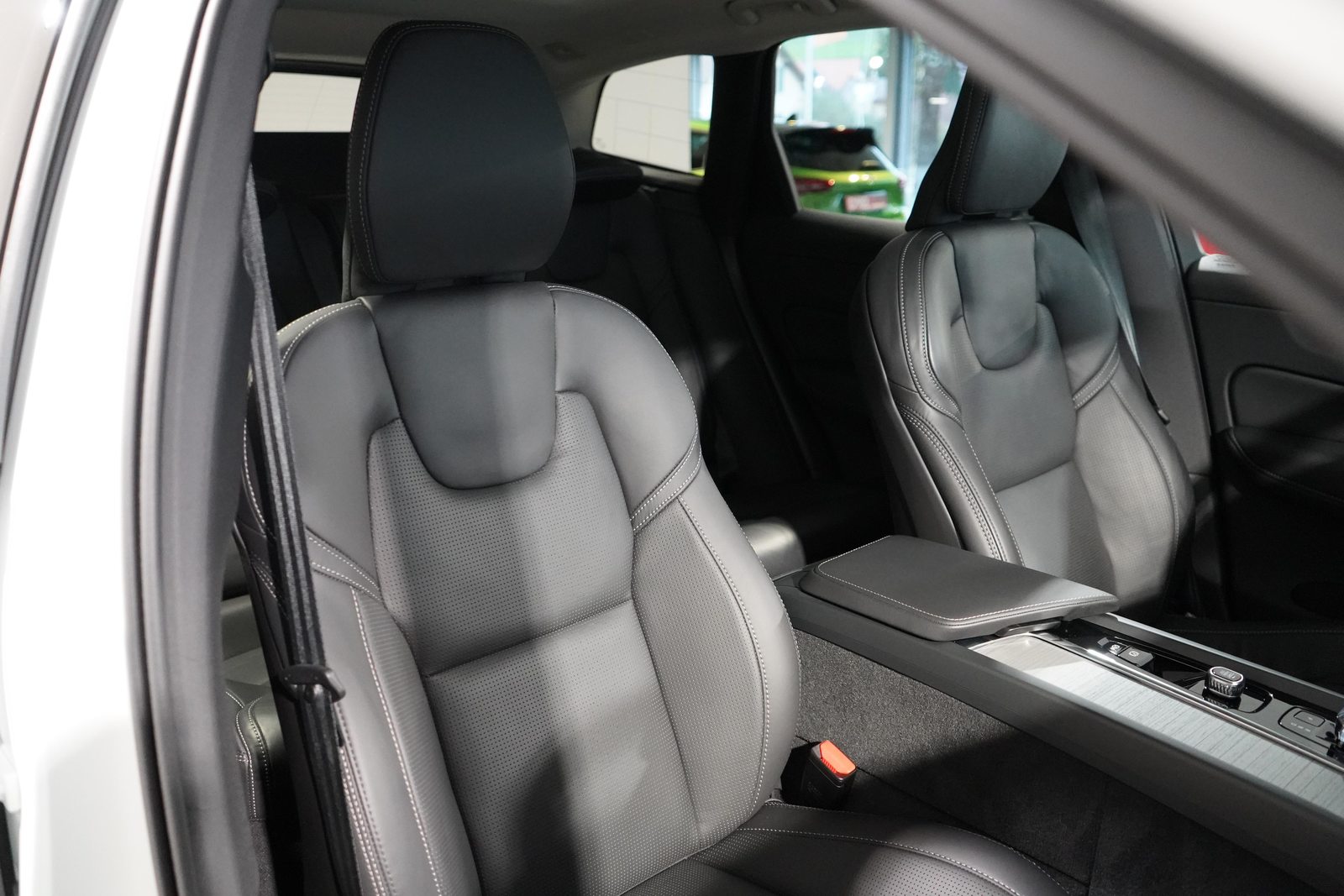 VOLVO XC60 2.0 T8 TE XCLUSIVE Ultra Dark eAWD, Hybride Rechargeable Essence/Électricité, Occasion / Utilisé, Automatique - 7