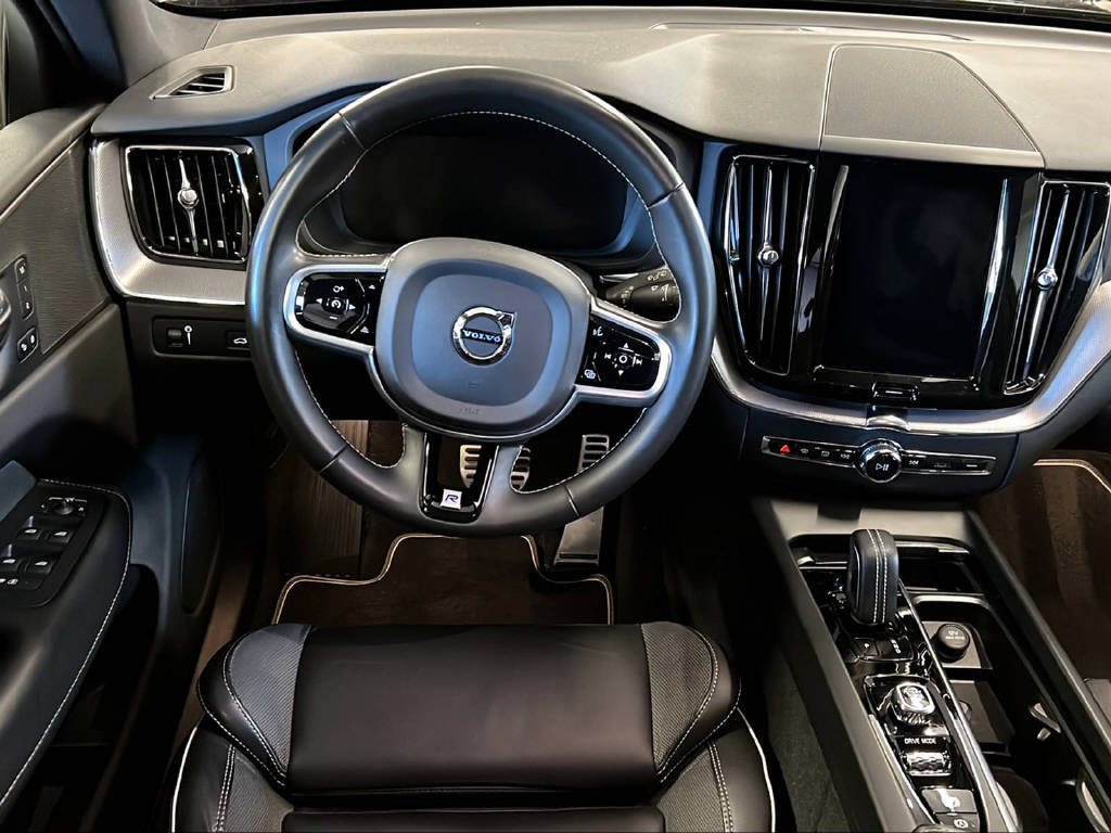 VOLVO XC60 2.0 B4 MH R-Design AWD, Mild-Hybrid Diesel/Elektro, Occasion / Gebraucht, Automatik - 7