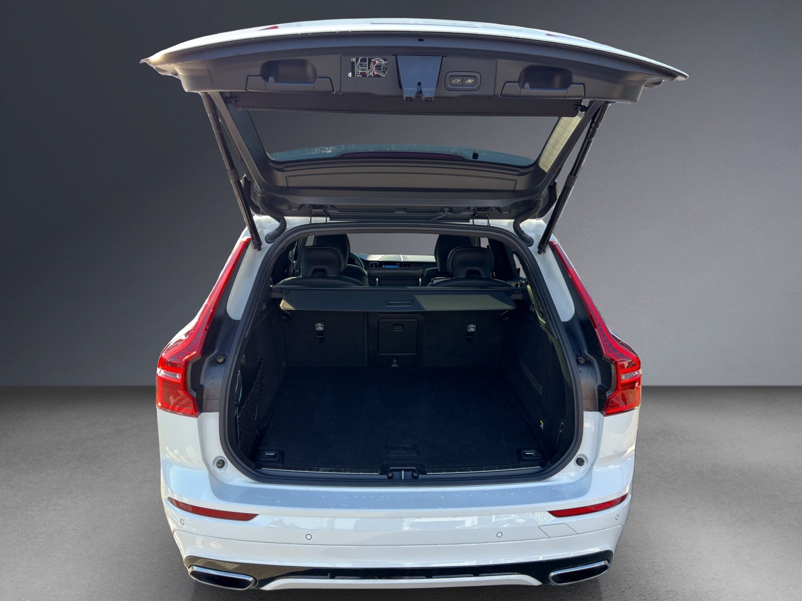 VOLVO XC60 T5 AWD R-Design Geartronic, Essence, Occasion / Utilisé, Automatique - 6