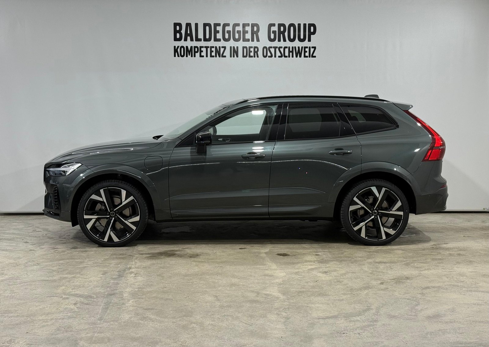 VOLVO XC60 2.0 T6 TE Ultra Dark eAWD, Hybride Intégral Essence/Électricité, Occasion / Utilisé, Automatique - 2