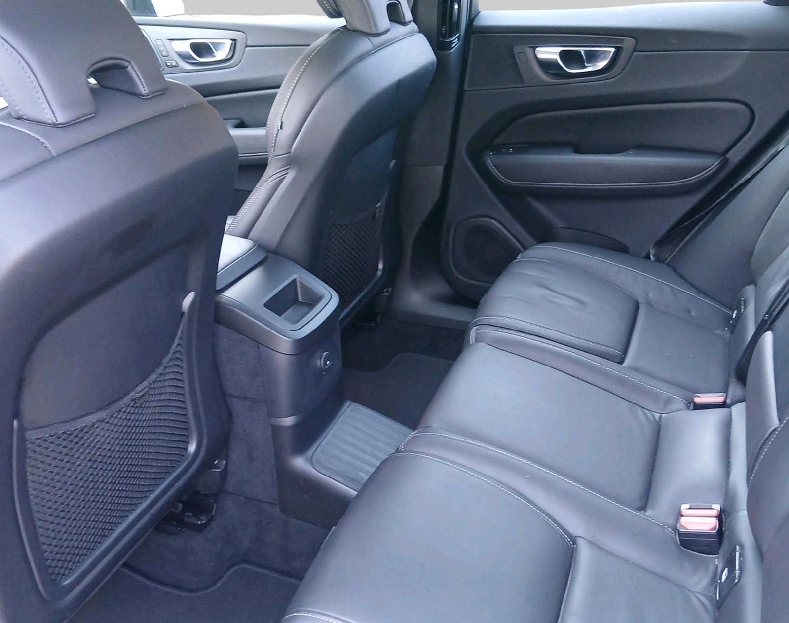 VOLVO XC60 T6 eAWD Inscription, Hybride Intégral Essence/Électricité, Occasion / Utilisé, Automatique - 4