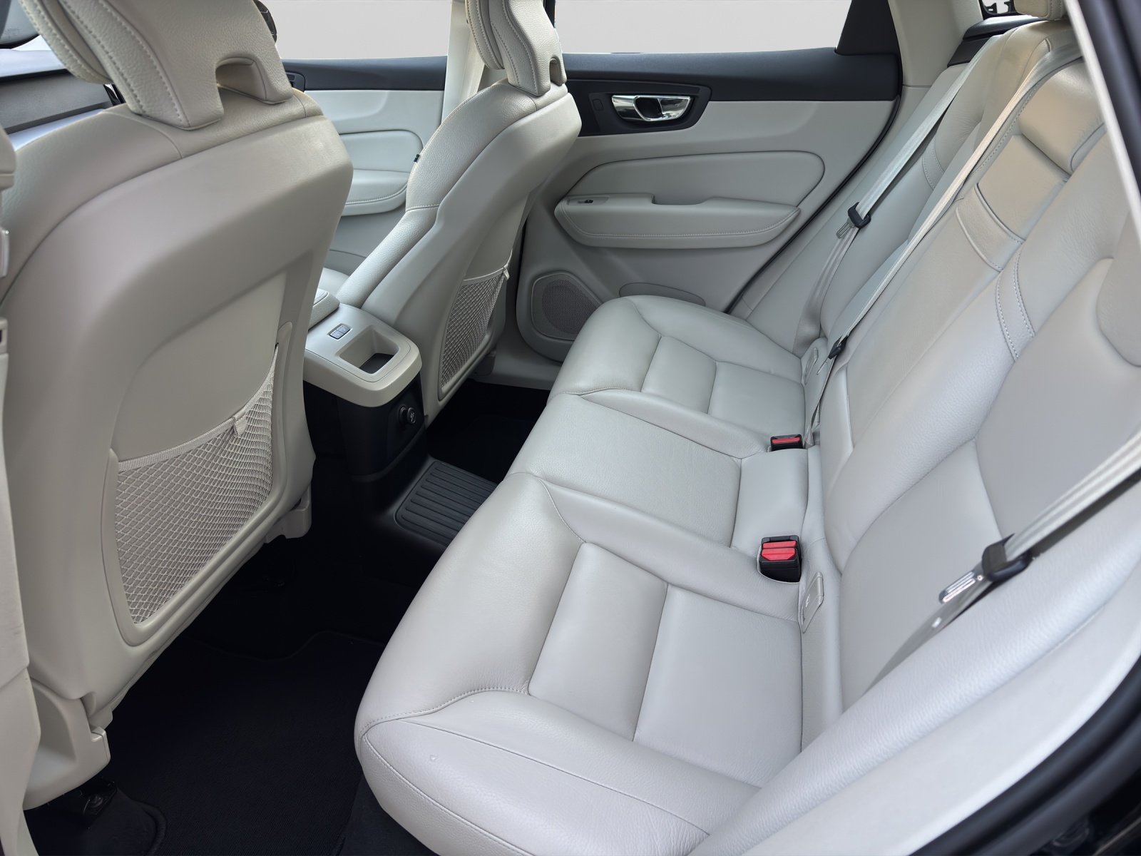 VOLVO XC60 2.0 T8 TE Momentum eAWD, Plug-in-Hybrid Benzina/Elettrica, Occasioni / Usate, Automatico - 5