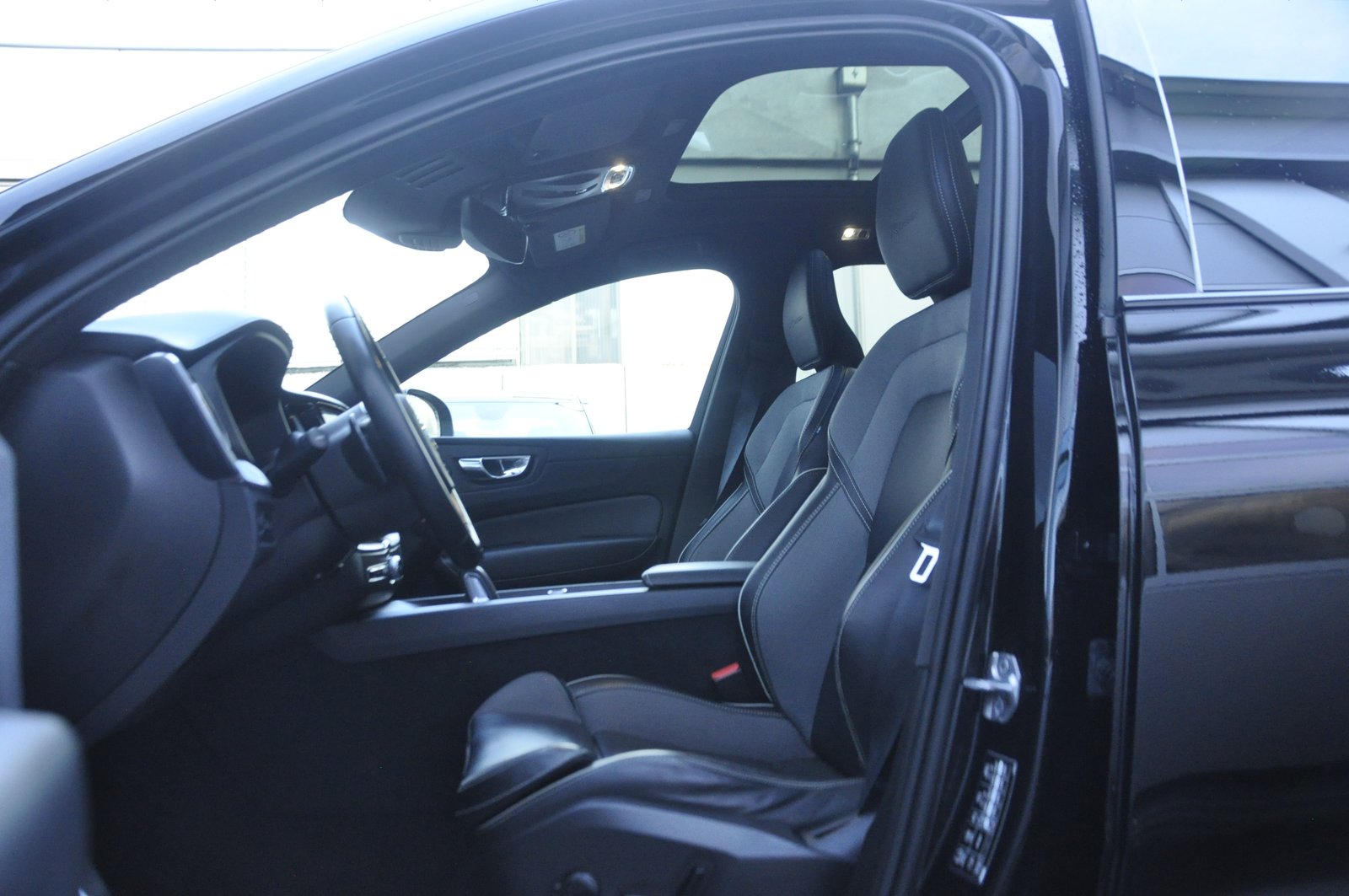 VOLVO XC60 T8 eAWD R-Design Geartronic, Plug-in-Hybrid Benzina/Elettrica, Occasioni / Usate, Automatico - 5