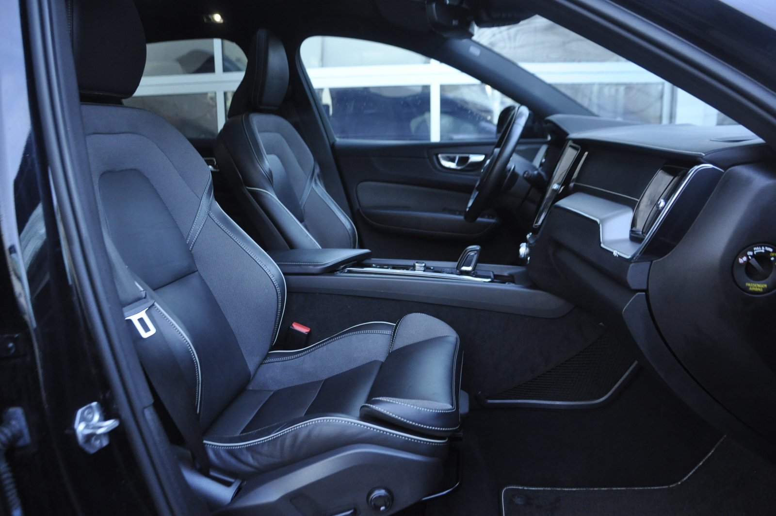 VOLVO XC60 T8 eAWD R-Design Geartronic, Plug-in-Hybrid Benzina/Elettrica, Occasioni / Usate, Automatico - 7