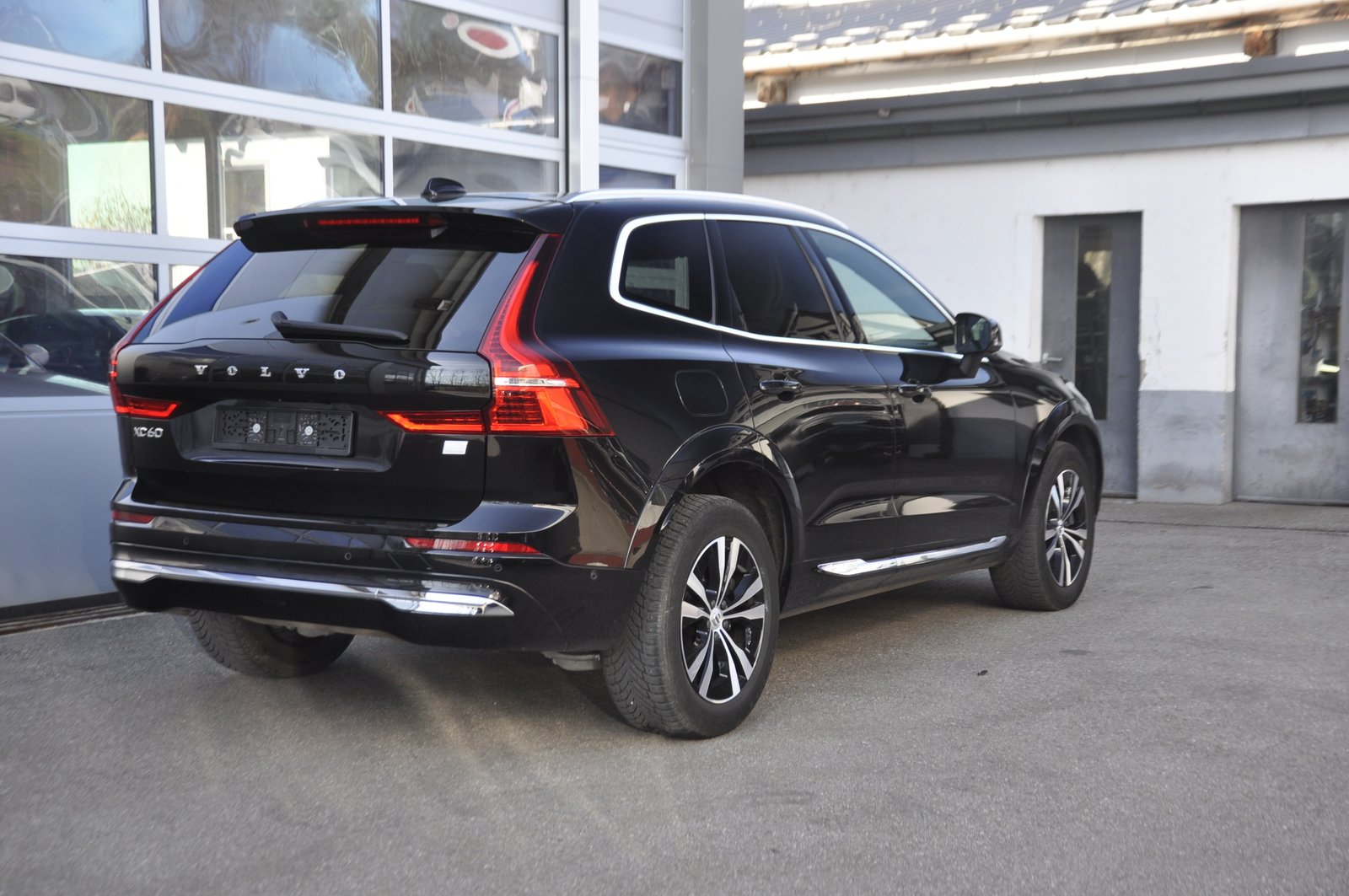 VOLVO XC60 T6 eAWD Inscription Geartronic, Plug-in-Hybrid Benzin/Elektro, Occasion / Gebraucht, Automatik - 3