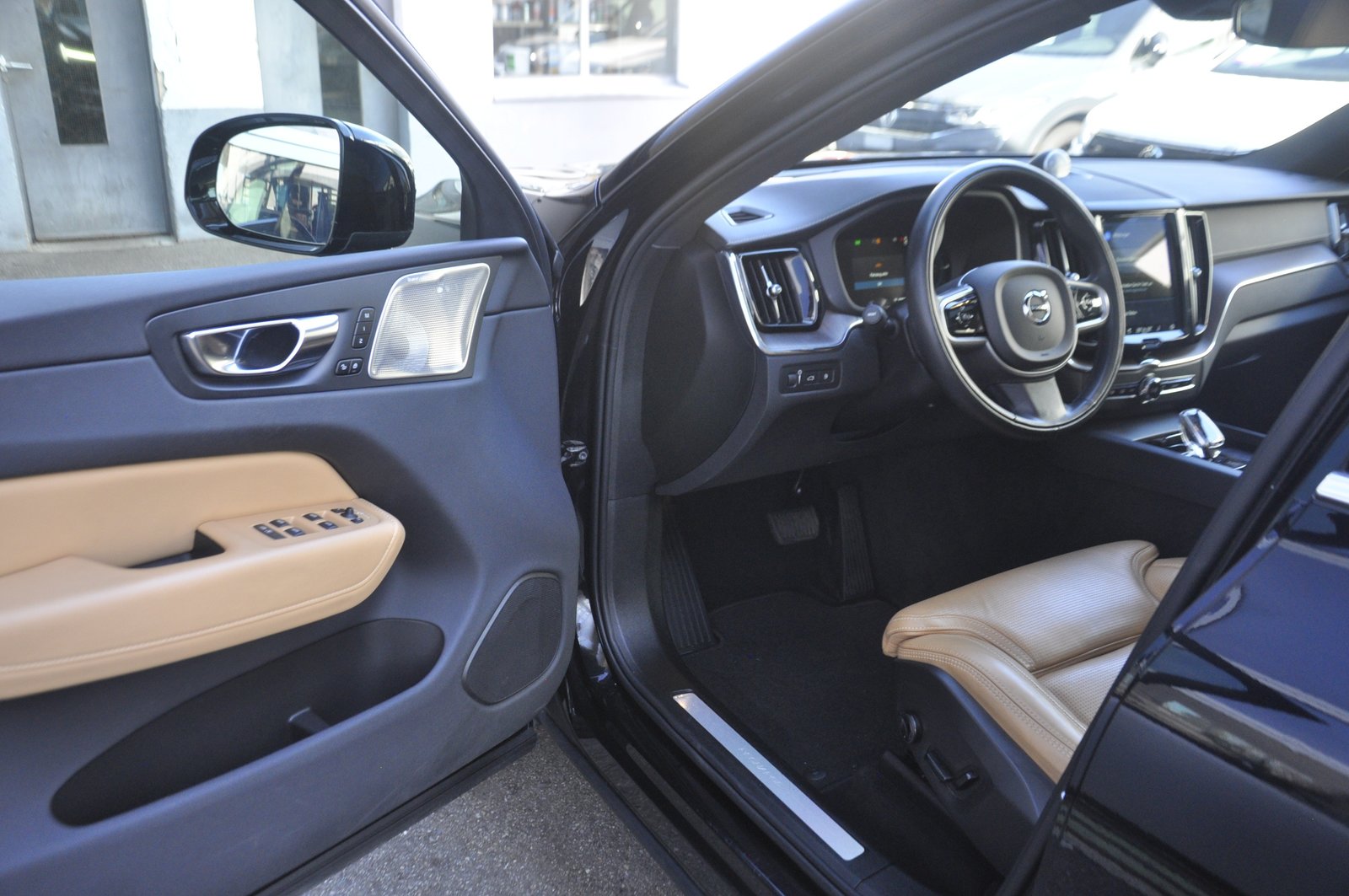 VOLVO XC60 T6 eAWD Inscription Geartronic, Plug-in-Hybrid Benzin/Elektro, Occasion / Gebraucht, Automatik - 4