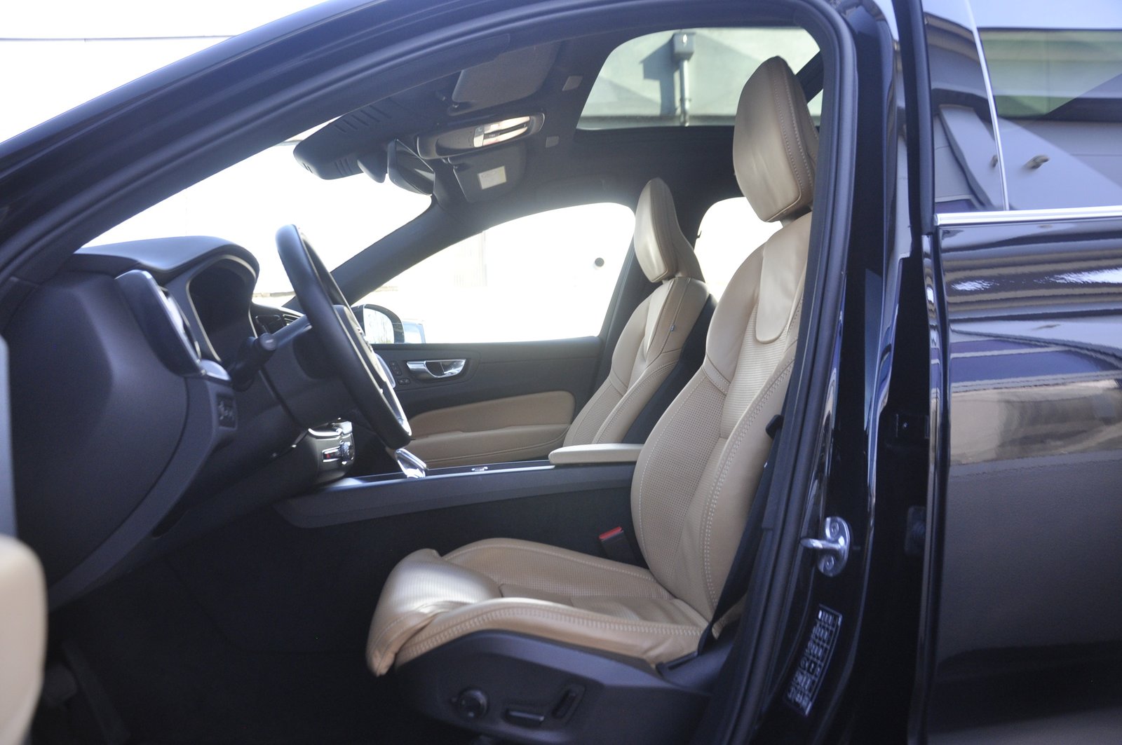VOLVO XC60 T6 eAWD Inscription Geartronic, Plug-in-Hybrid Benzin/Elektro, Occasion / Gebraucht, Automatik - 5