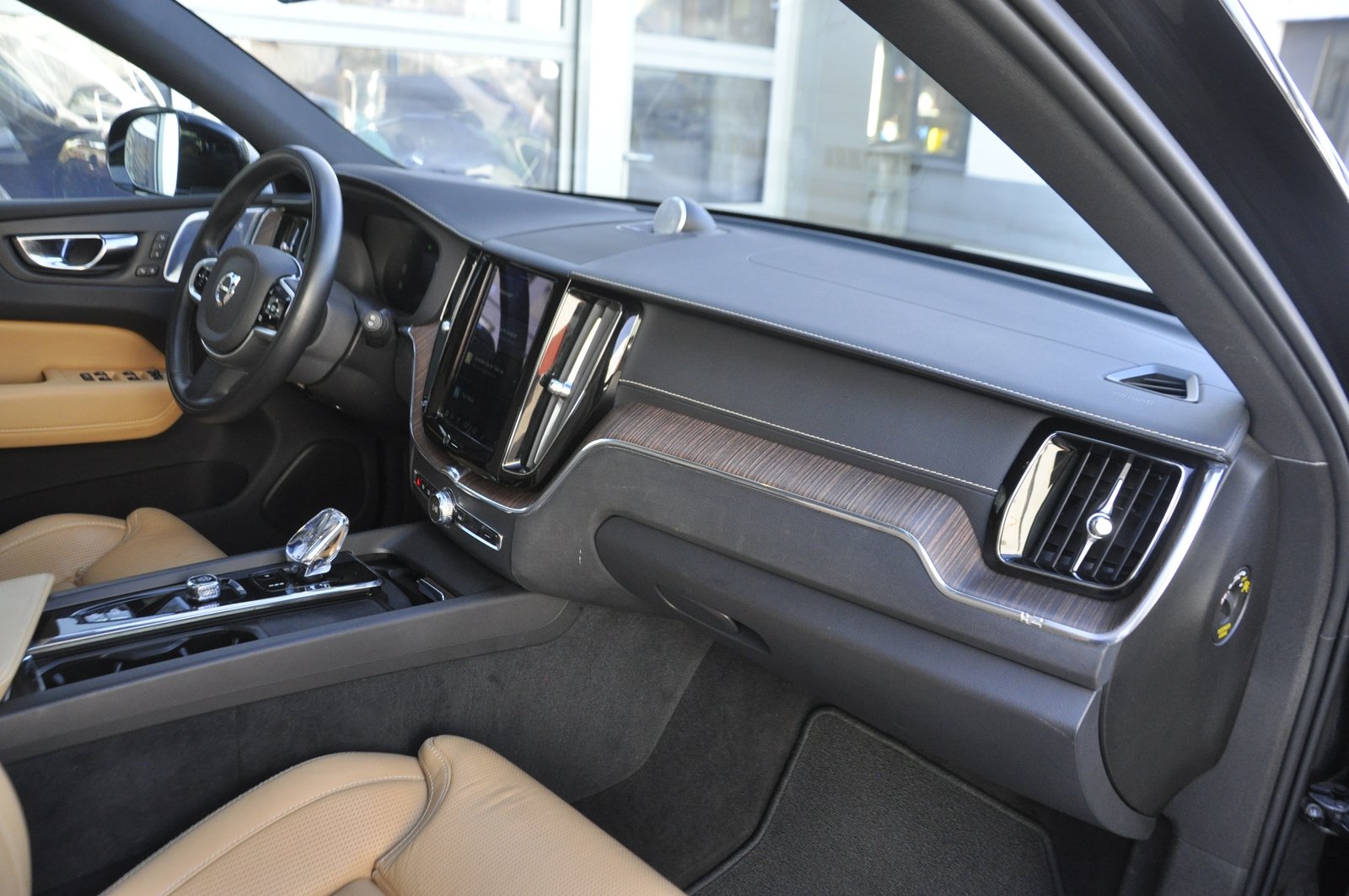 VOLVO XC60 T6 eAWD Inscription Geartronic, Plug-in-Hybrid Benzin/Elektro, Occasion / Gebraucht, Automatik - 7
